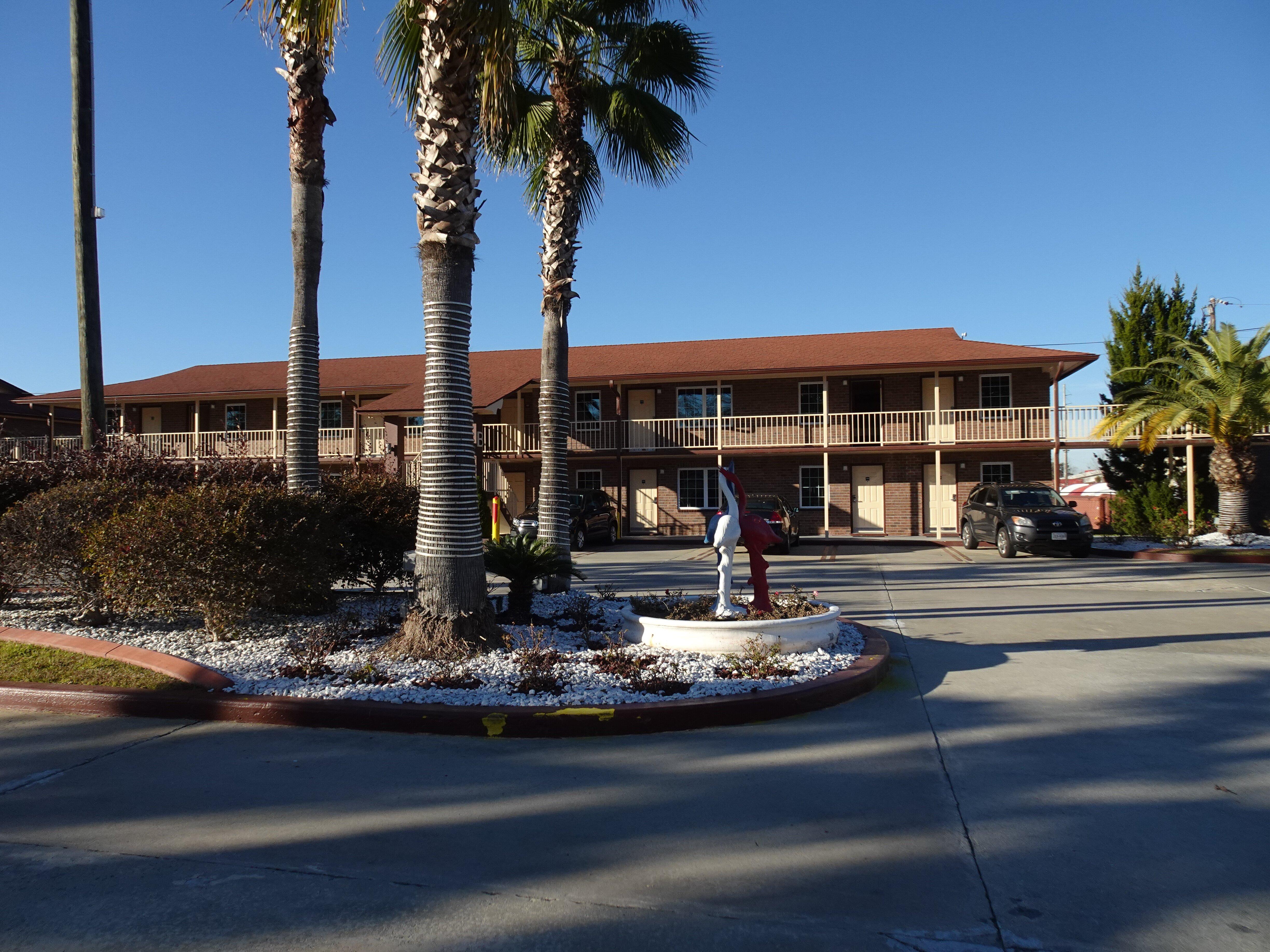 Savannah Inn and Suites