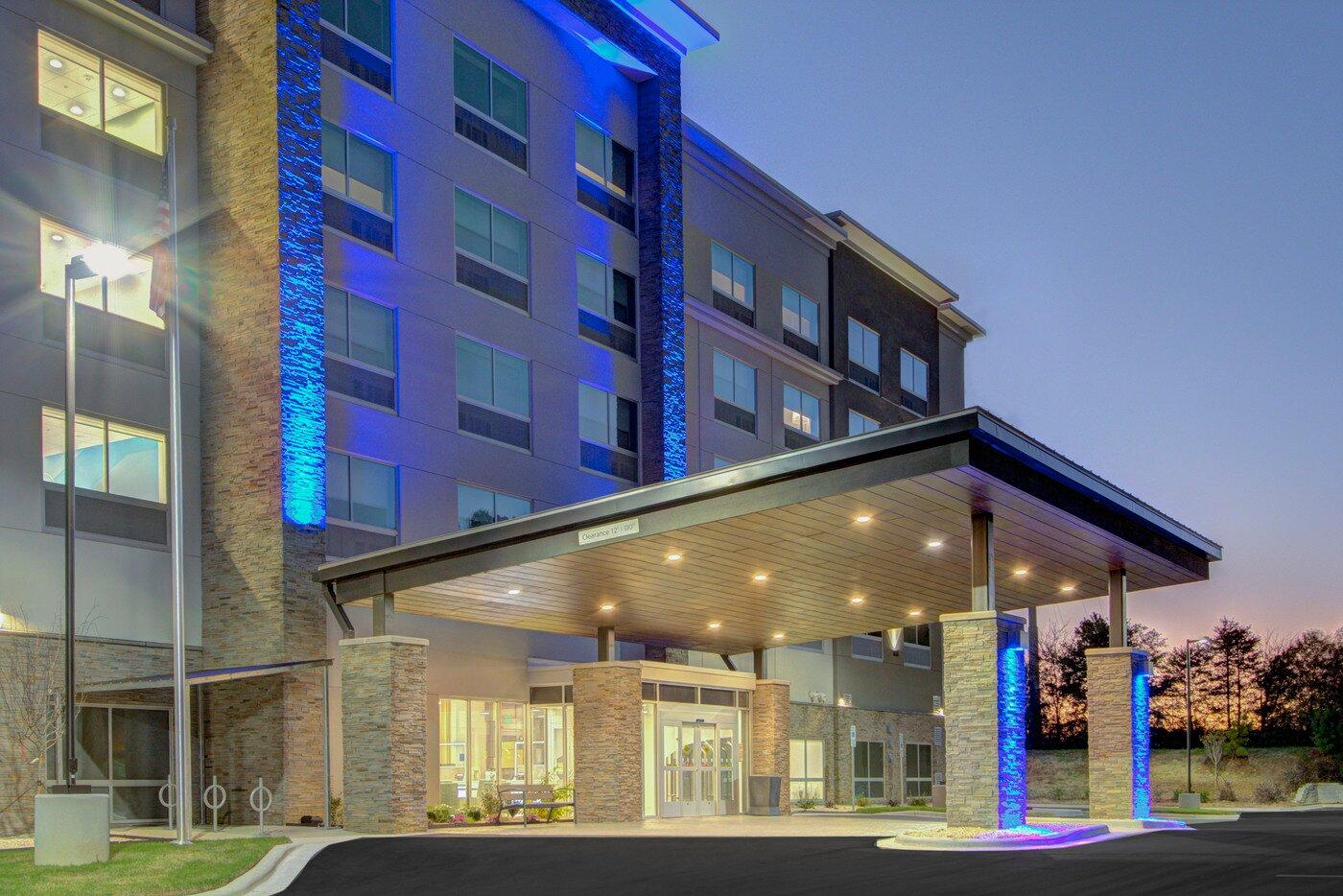 Holiday Inn Express & Suites Charlotte Southwest By IHG