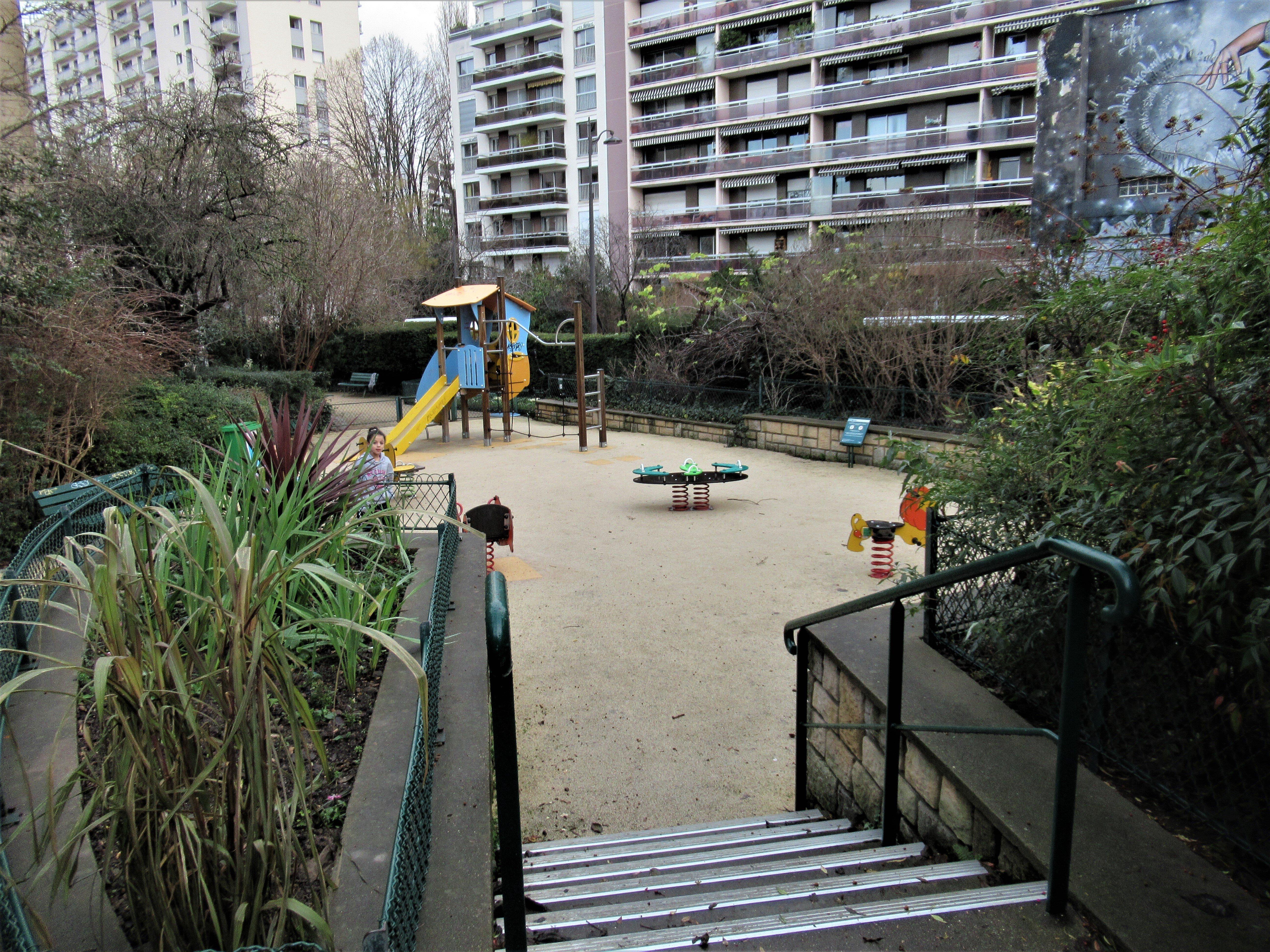 Square de Notre Dame de la Croix