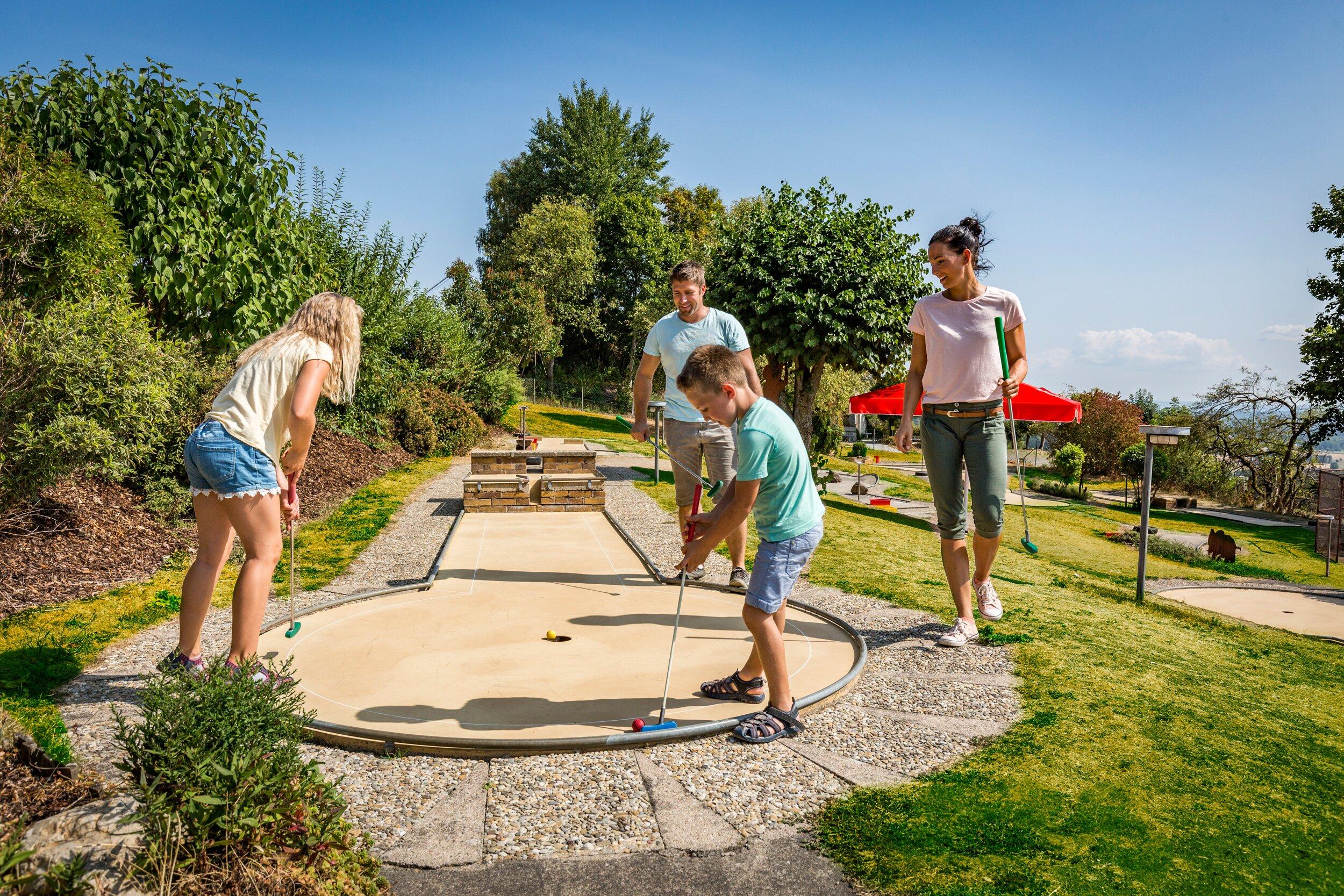 Minigolf- Und Pit-pat-anlage Grossbüchlberg