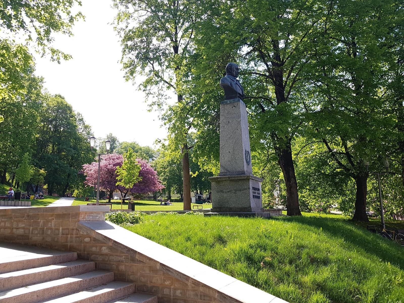Monument to Nikolai Pirogov