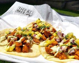 Photo by TravelHopEtan