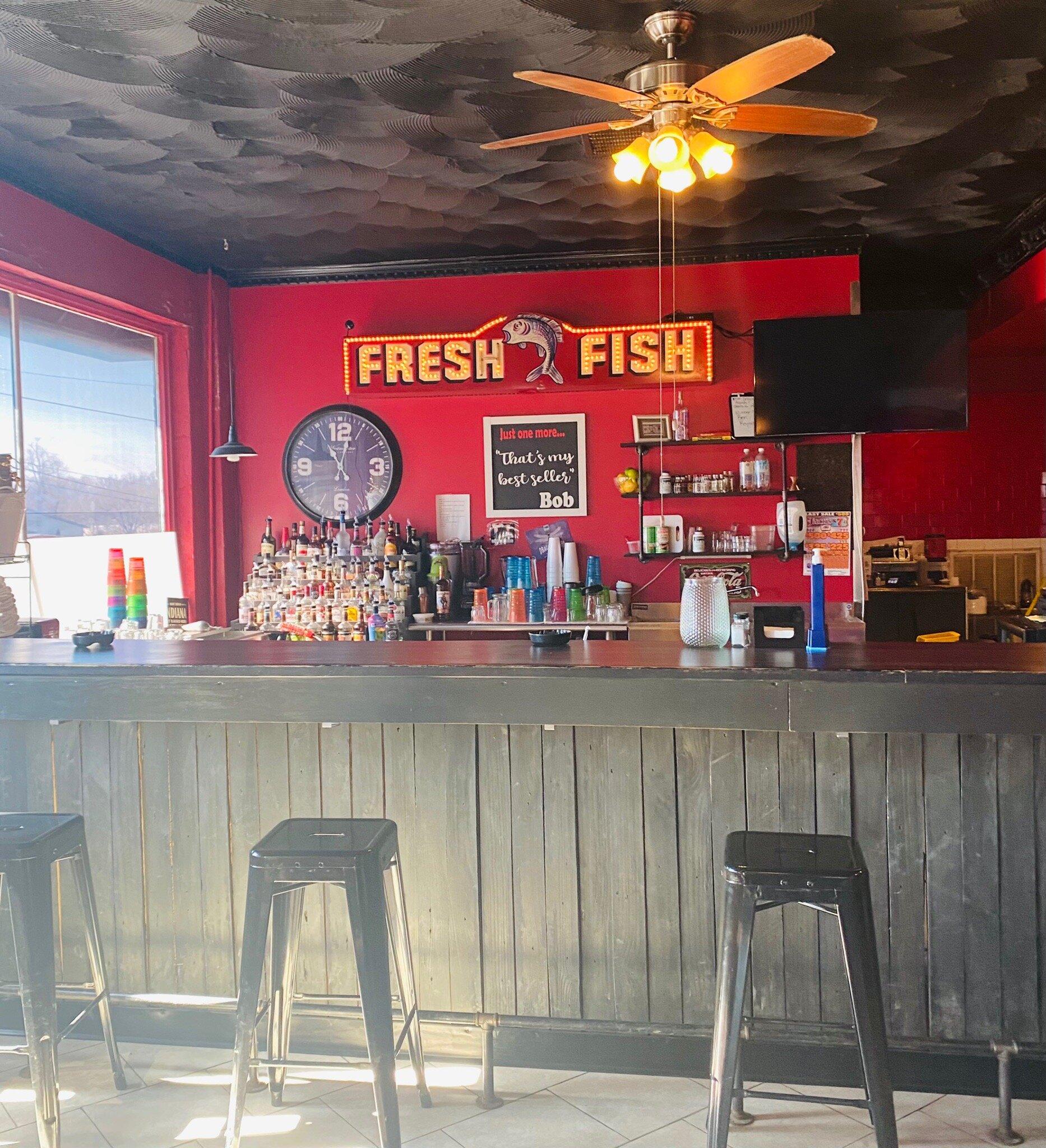 Tracy's Bar and Grill