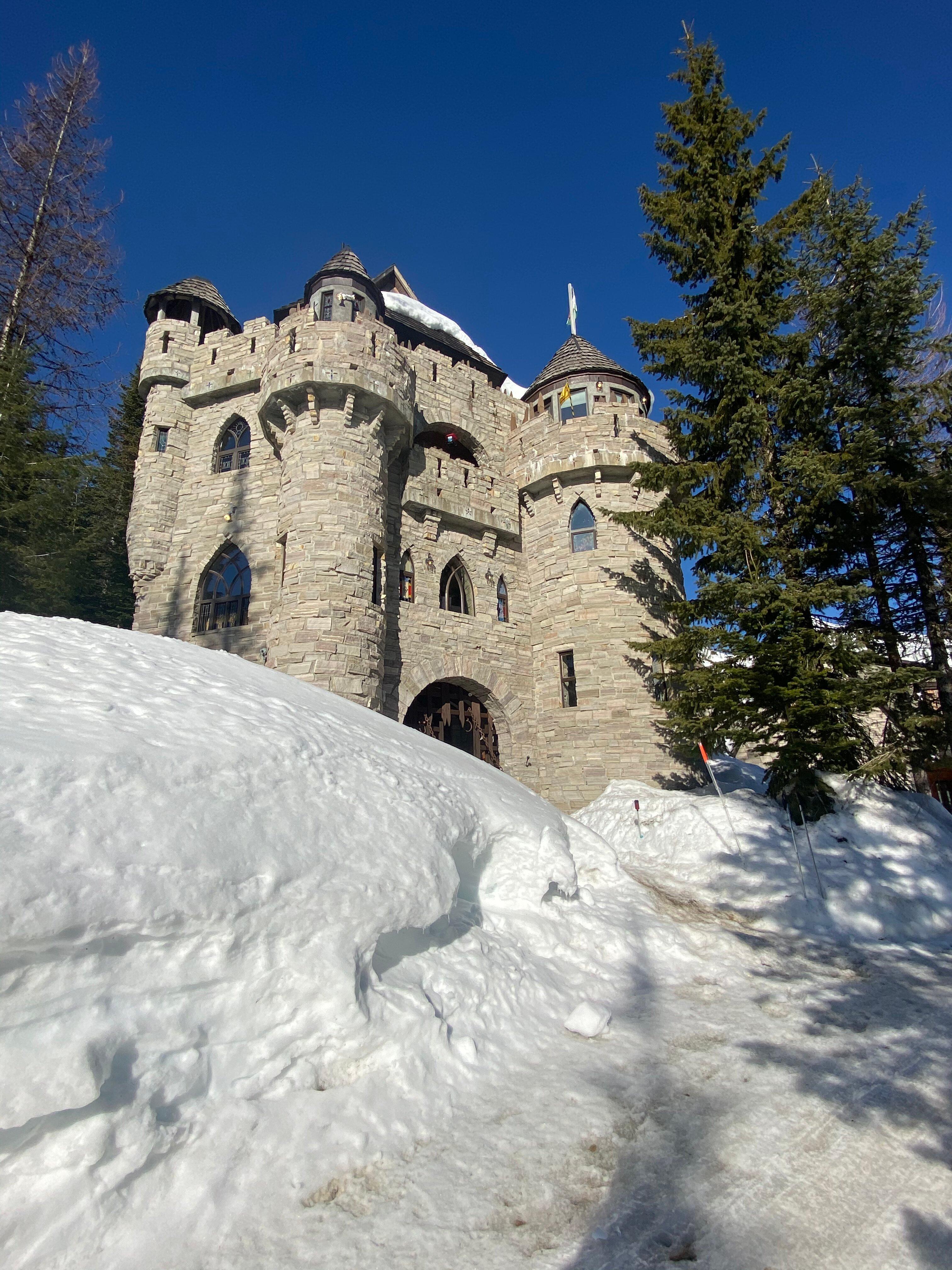 Photo by SchweitzerCastle
