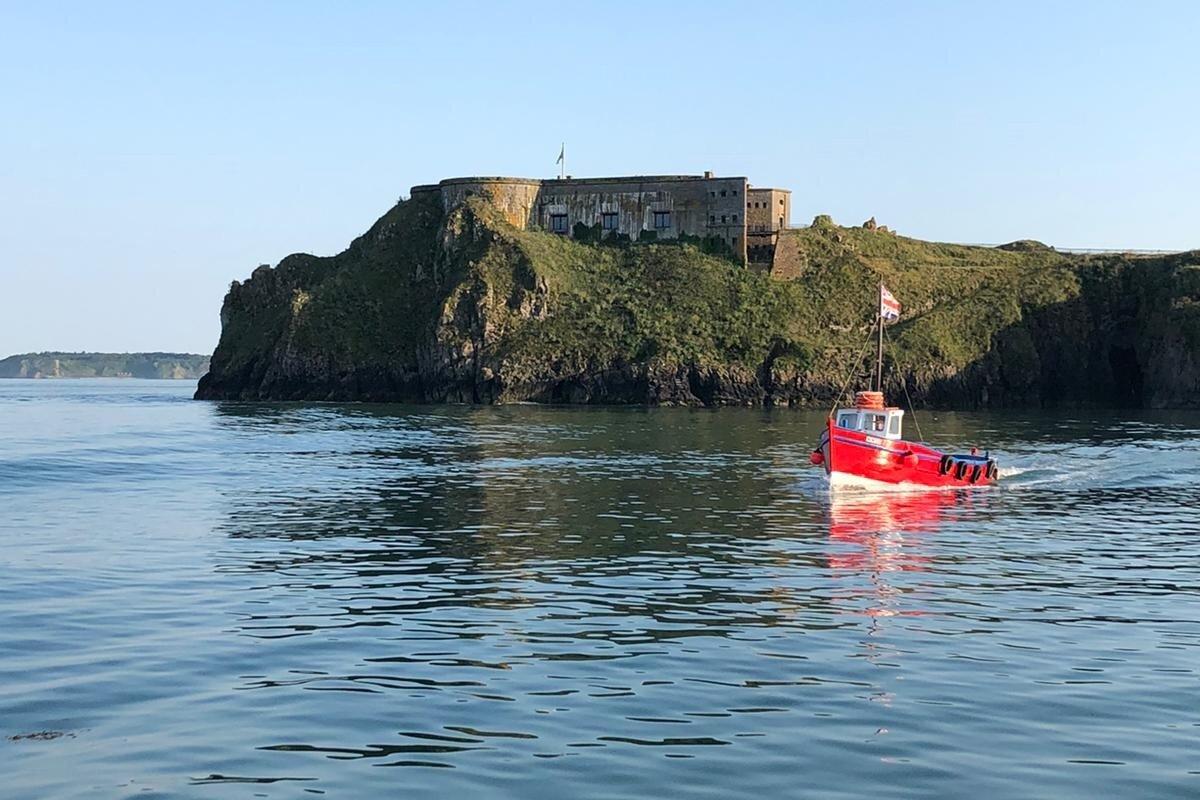 Tenby Coastal & Island Cruise