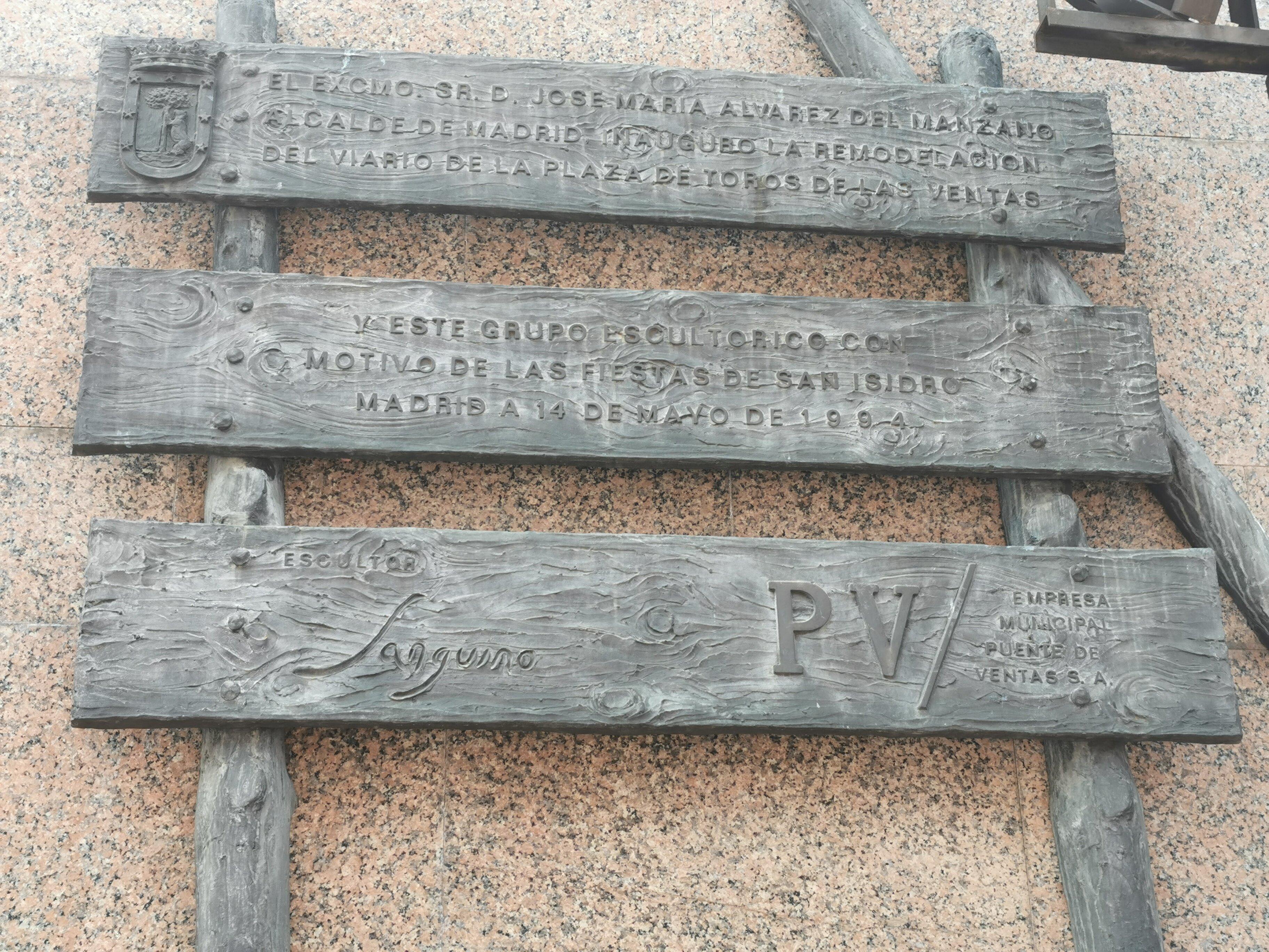 Bajorrelieve Del Encierro.