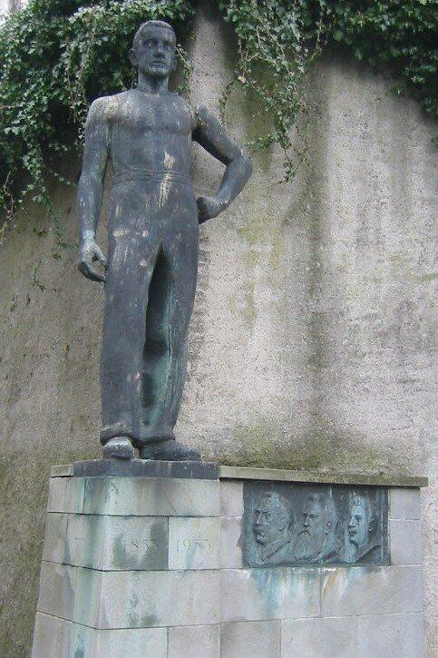 Denkmal Franz, Adolph und Hippolyt Saurer