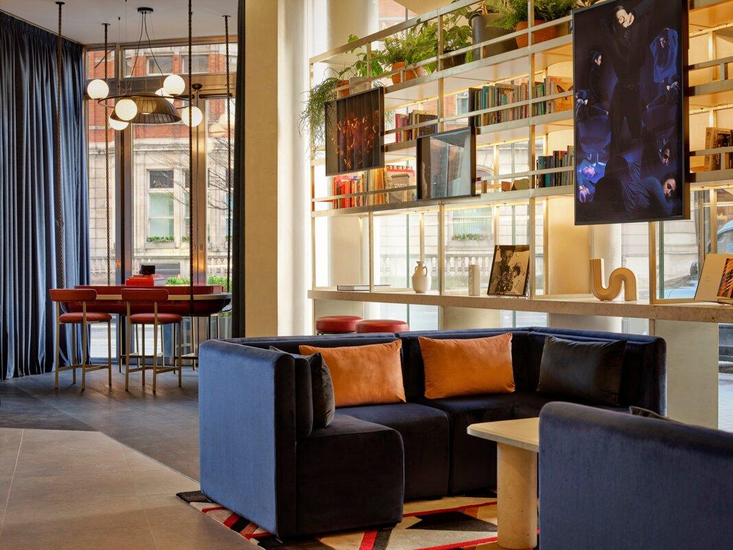 Montcalm East, Autograph Collection