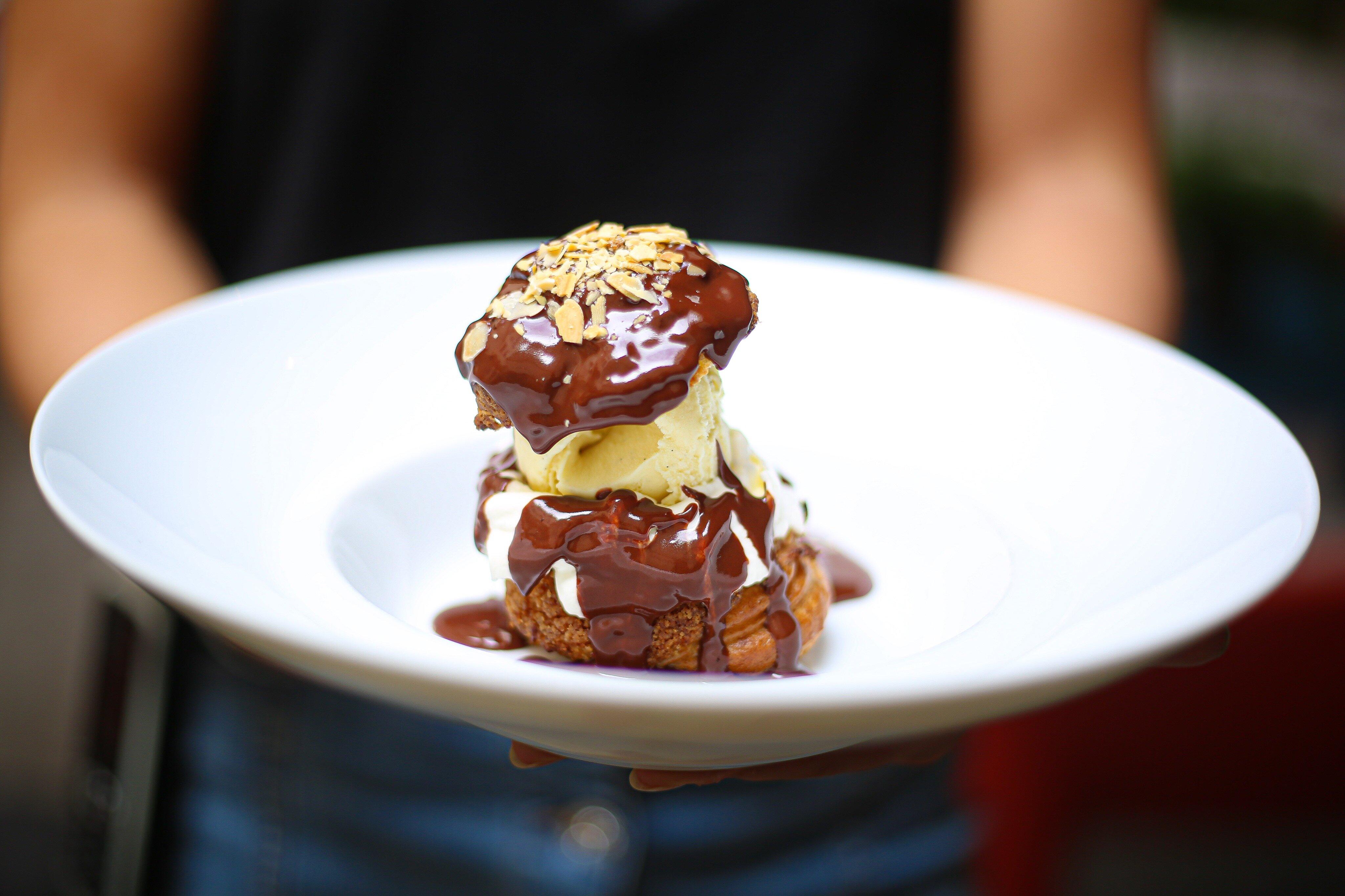 Brasserie Bouillon Baratte Institution Lyonnaise