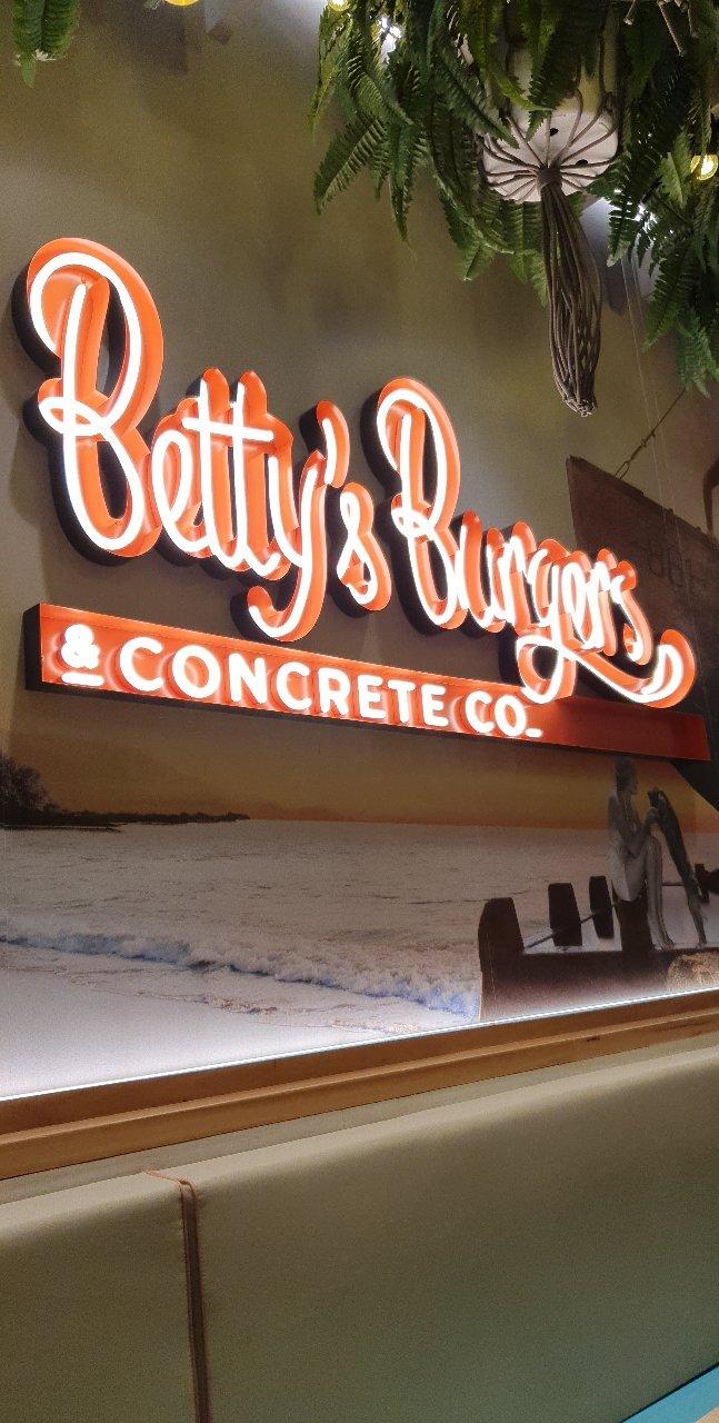 Betty Burgers Coo