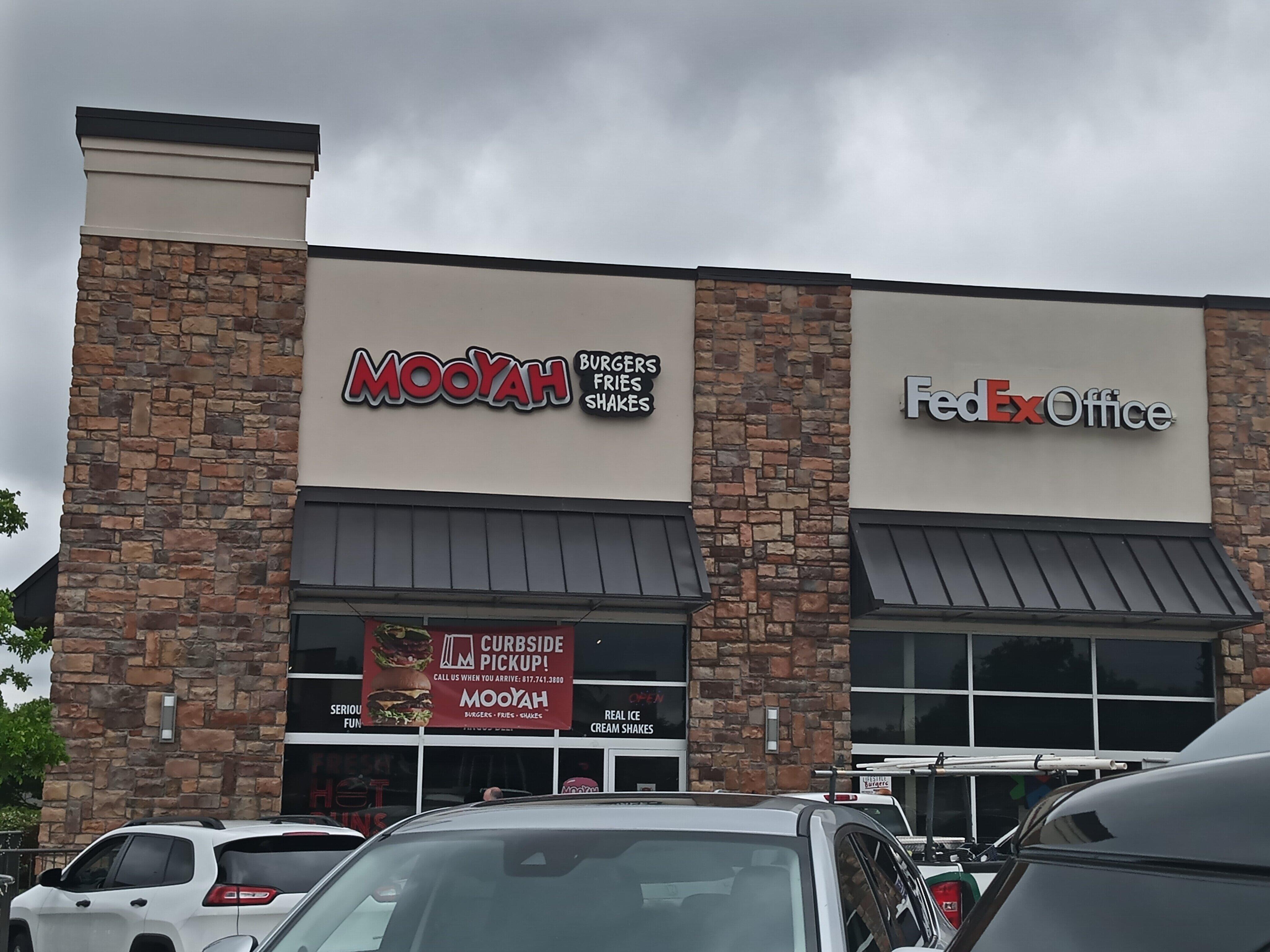 MOOYAH Burgers, Fries & Shakes