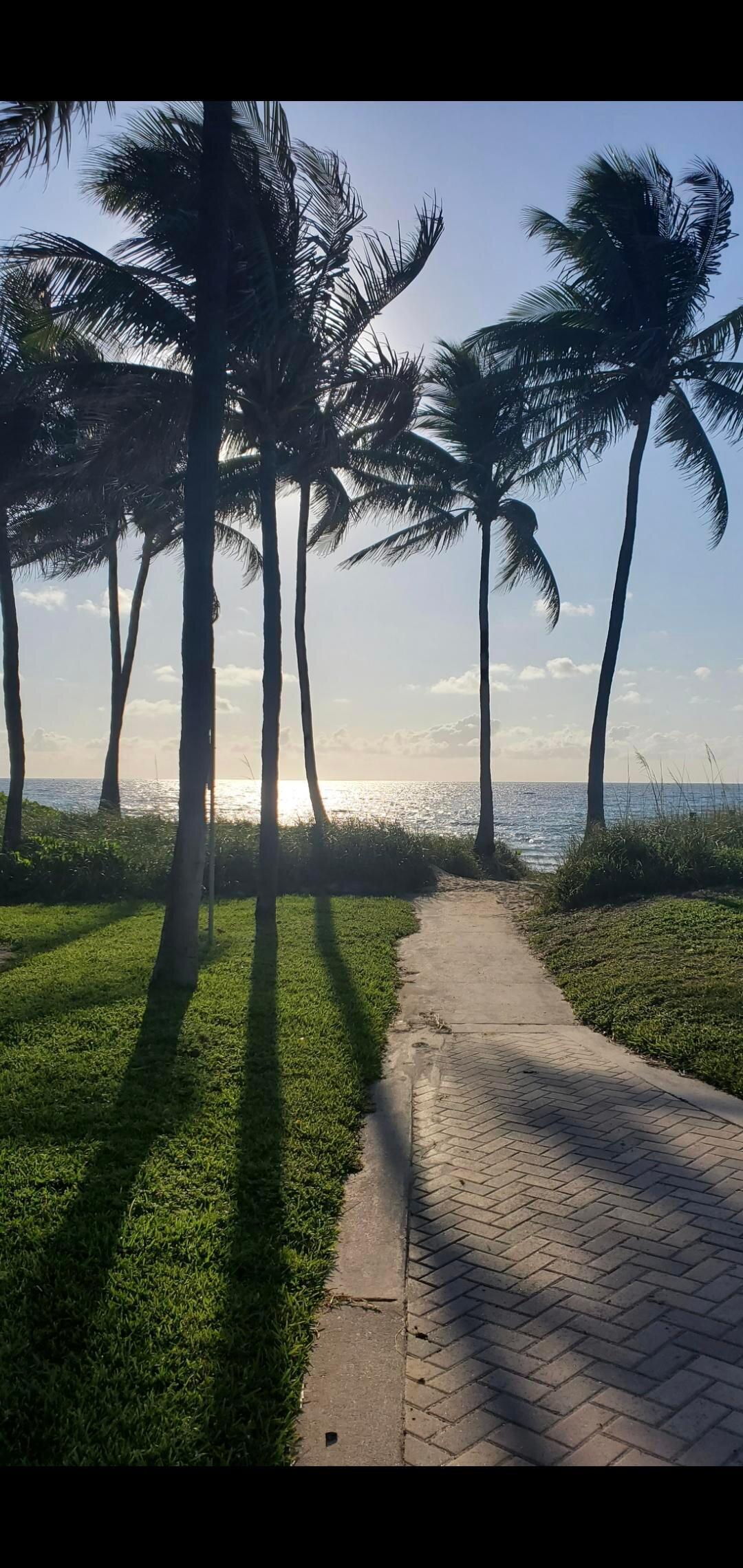 Costa Este Beach Inn