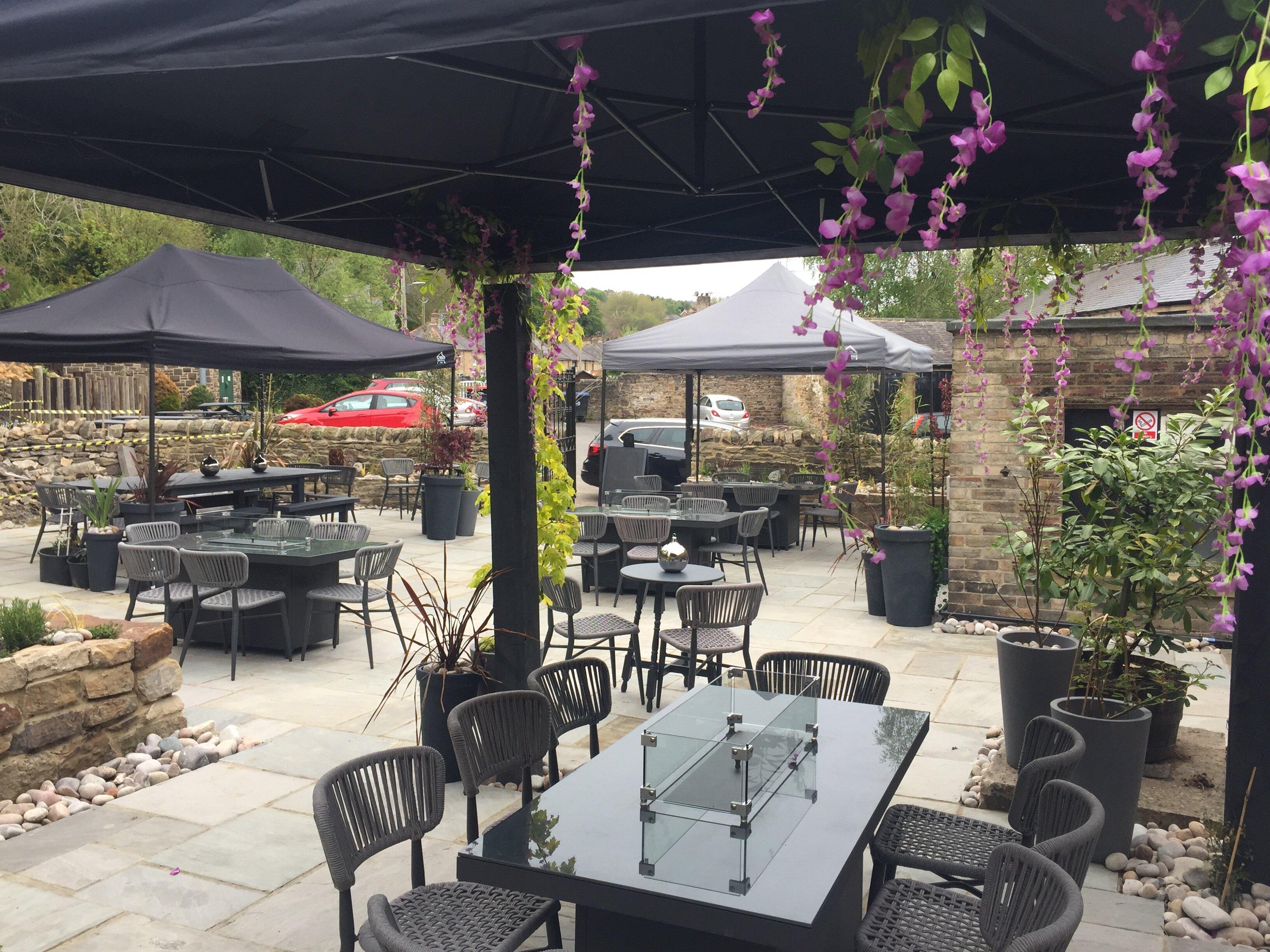 Crown & Crossed Swords