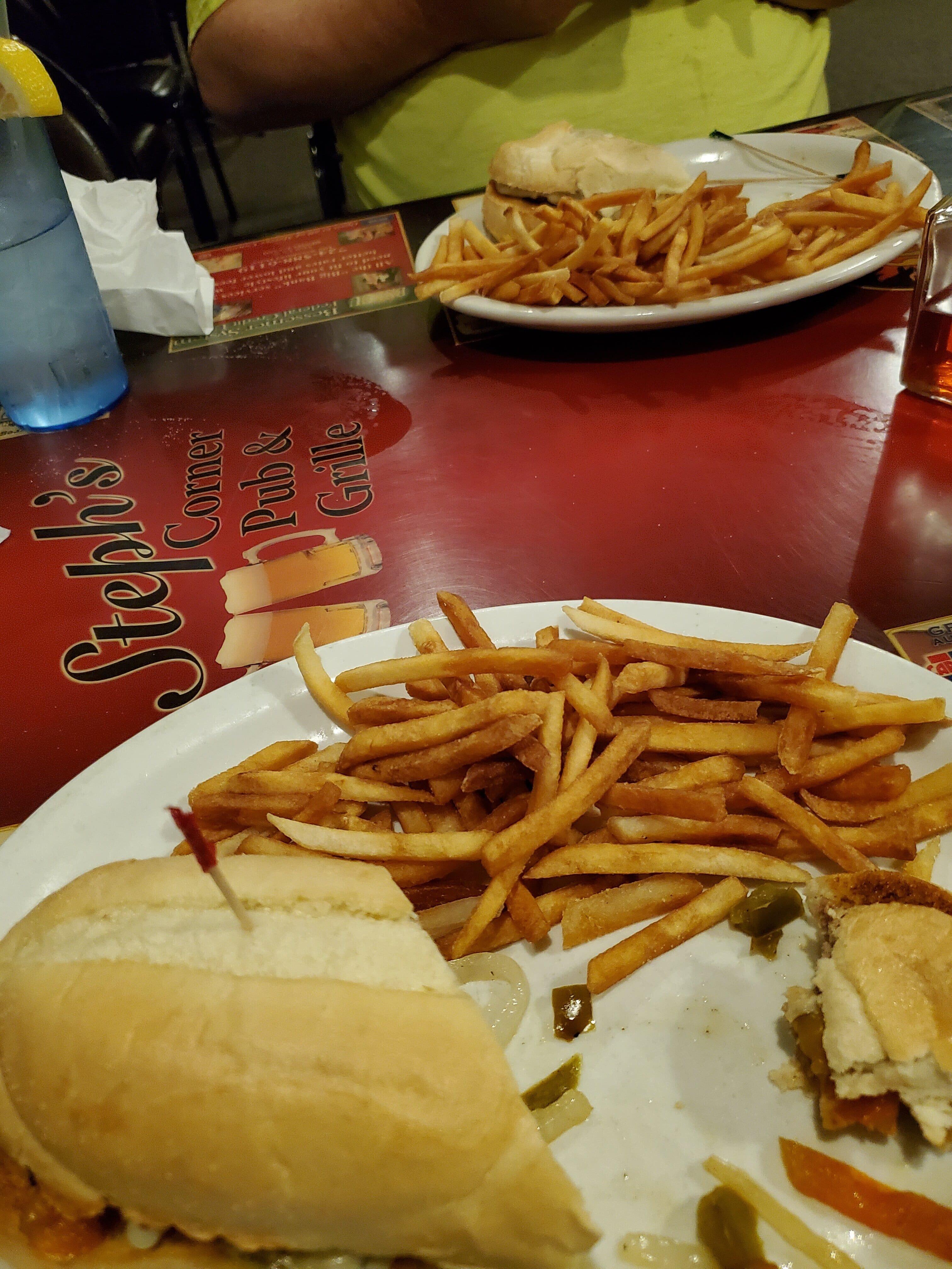 Steph's Corner Pub & Grille