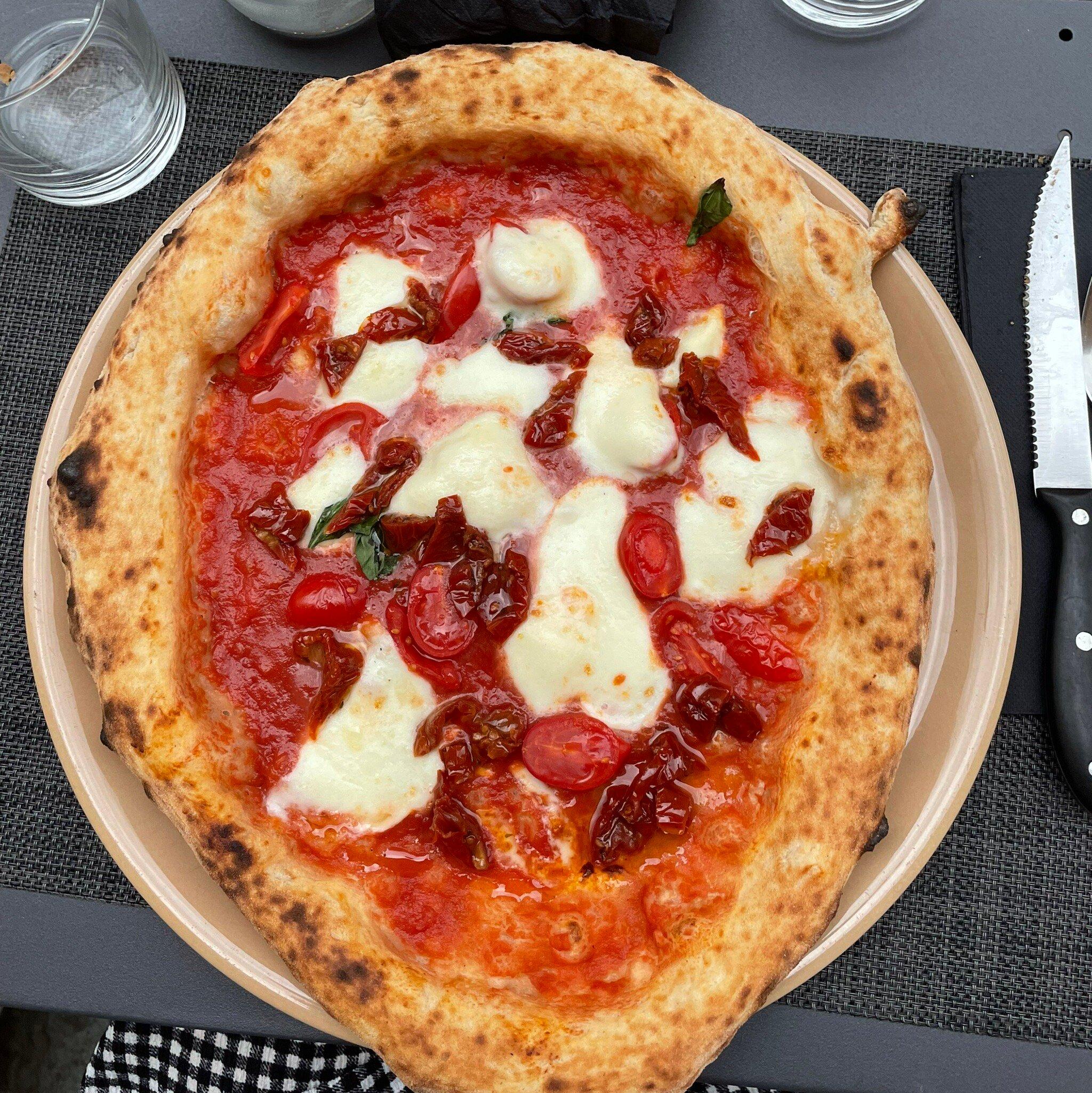 Oven - Pizzeria & Cocktail bar