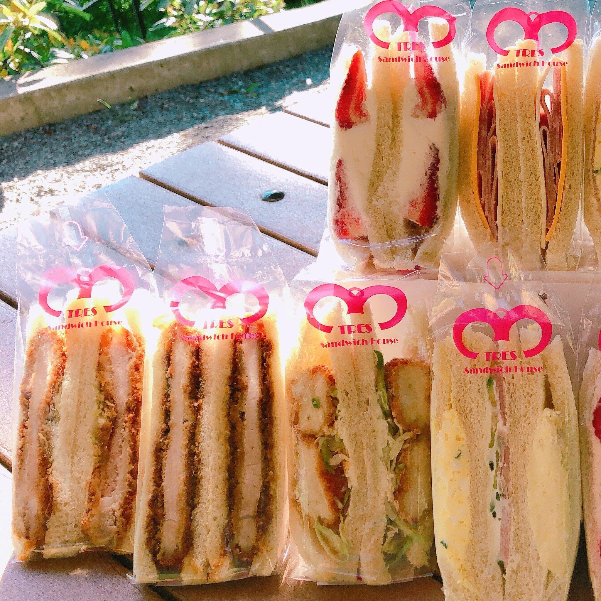 Sandwich House Tres