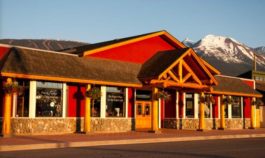 Heartstrings Home Decor, Gifts & Furniture