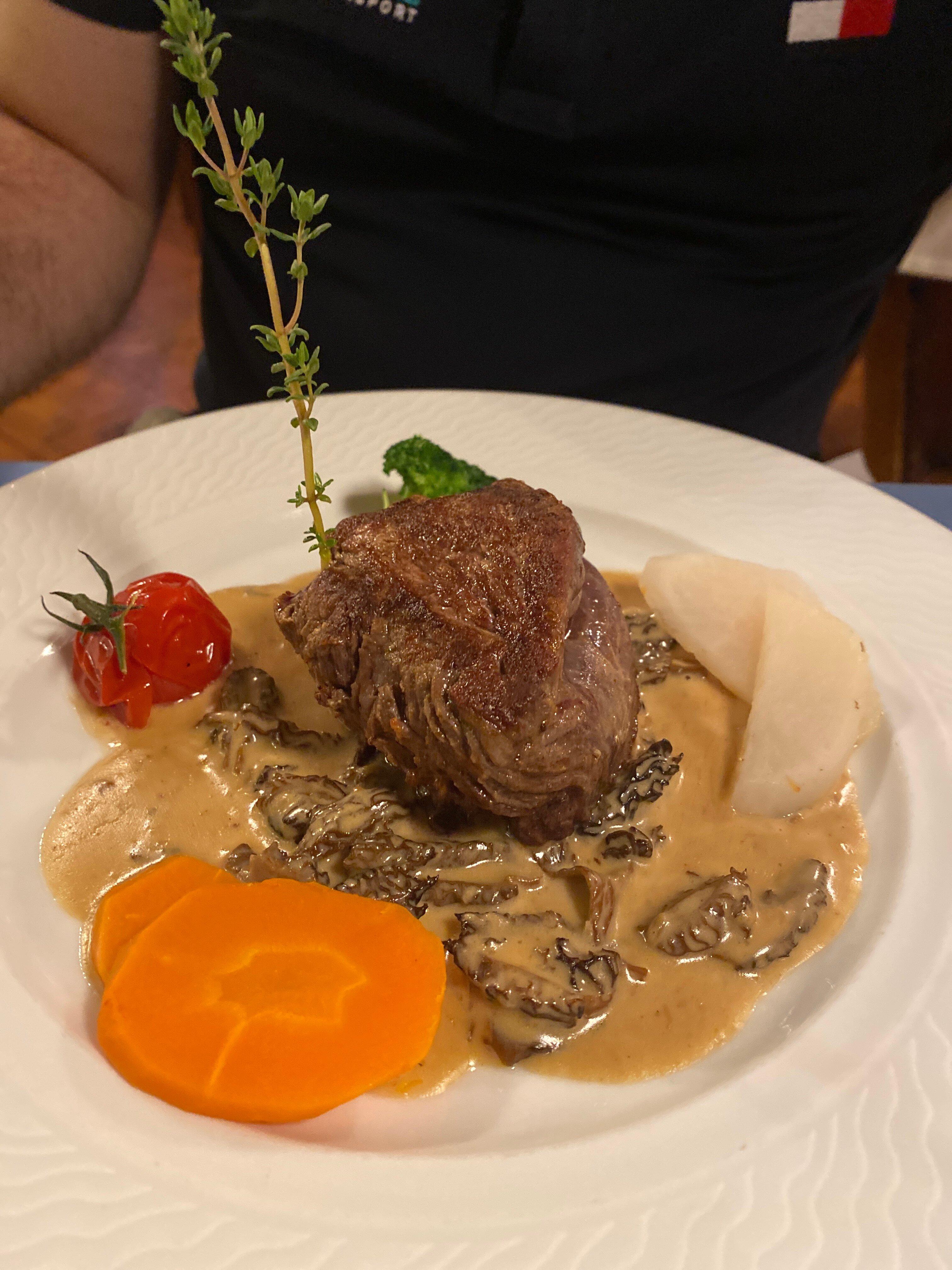 Auberge Au Milieu du Monde