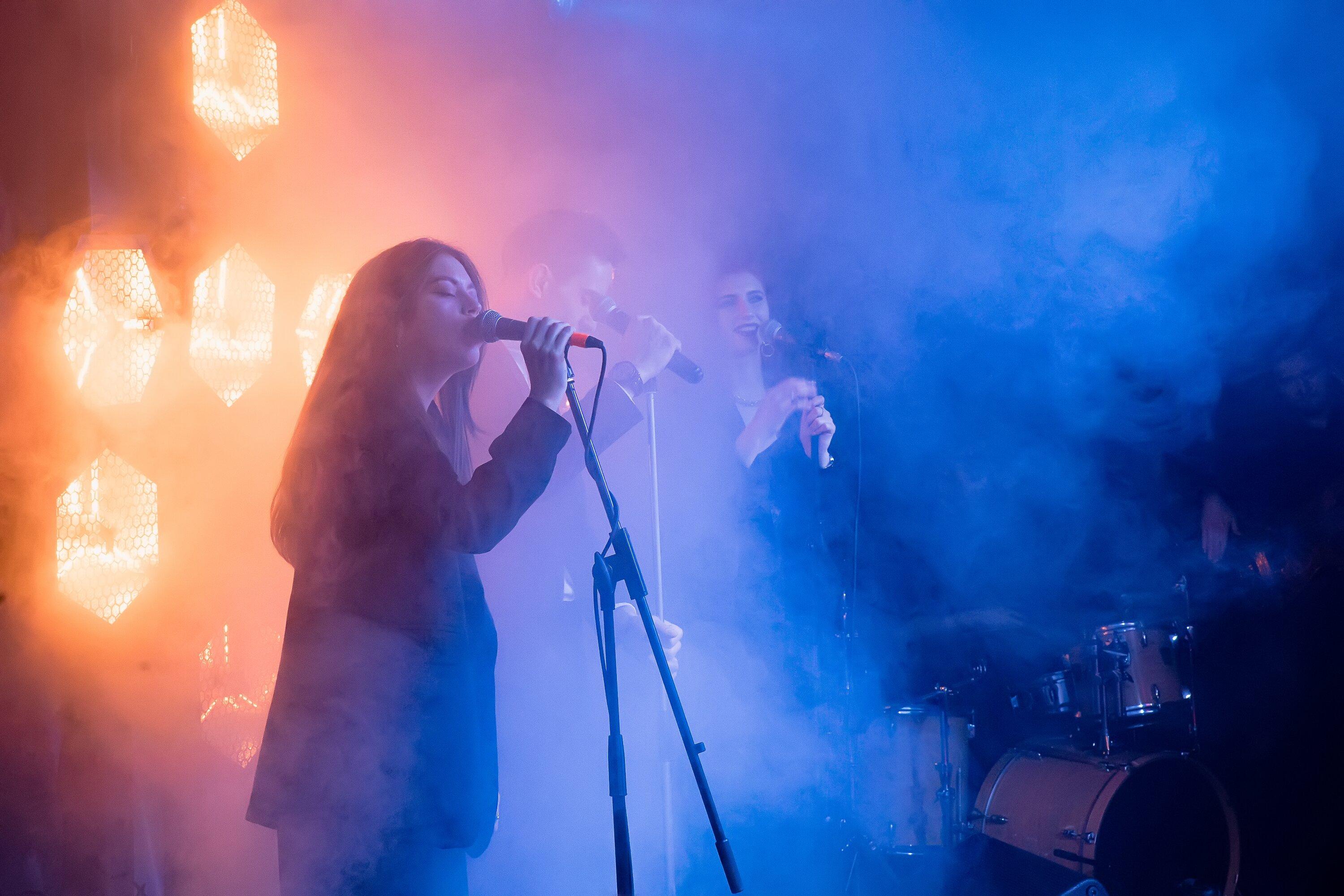 Melody Karaoke & Show