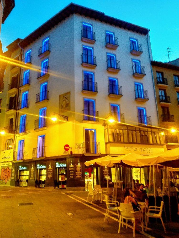 Pompaelo Urban Spa Hotel