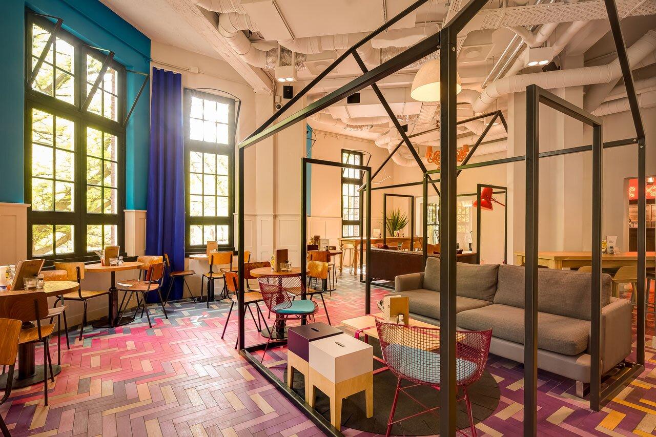 Nescio Bar and Café