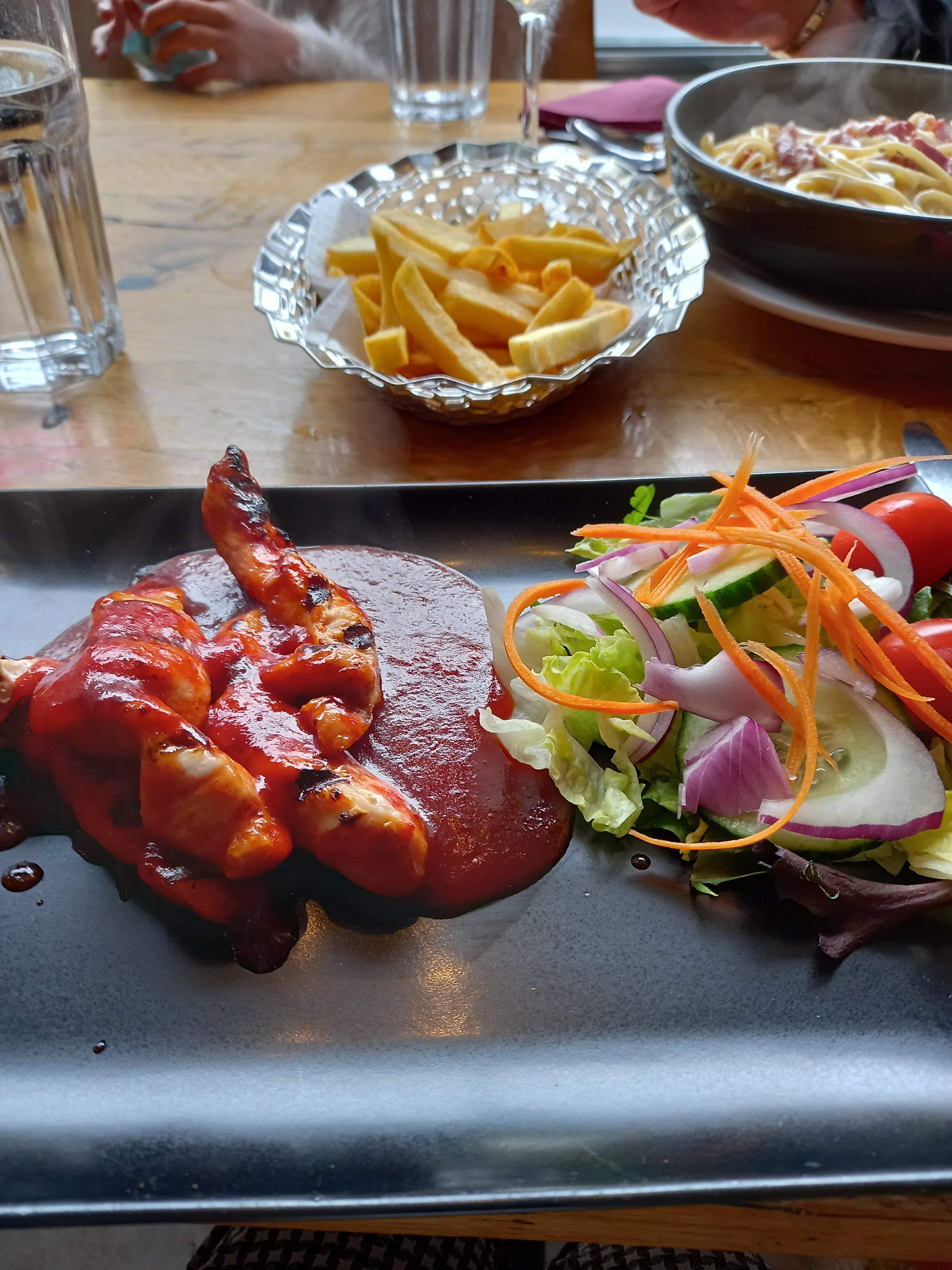 Florios Pizzeria Restaurant