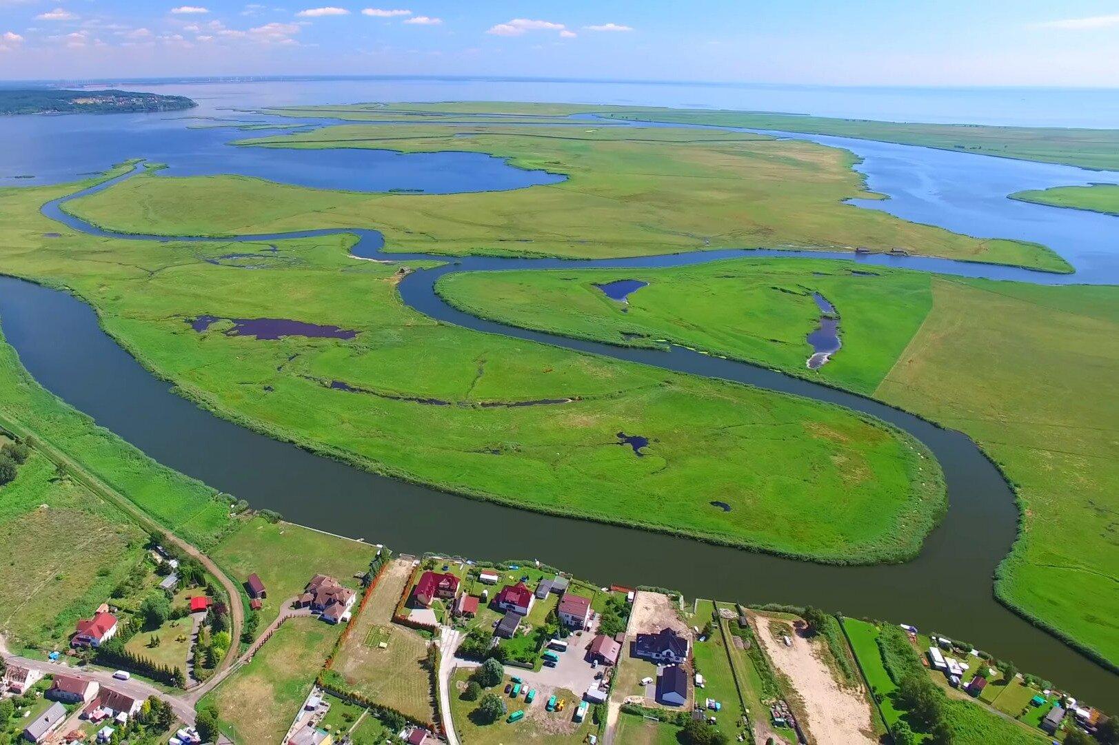 Catamaran cruises on 44 islands