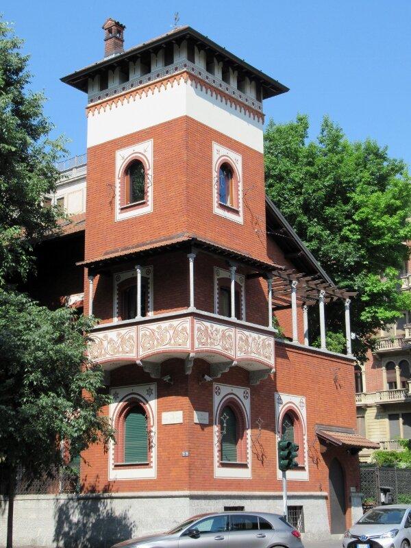 Casa Via Mascheroni 21