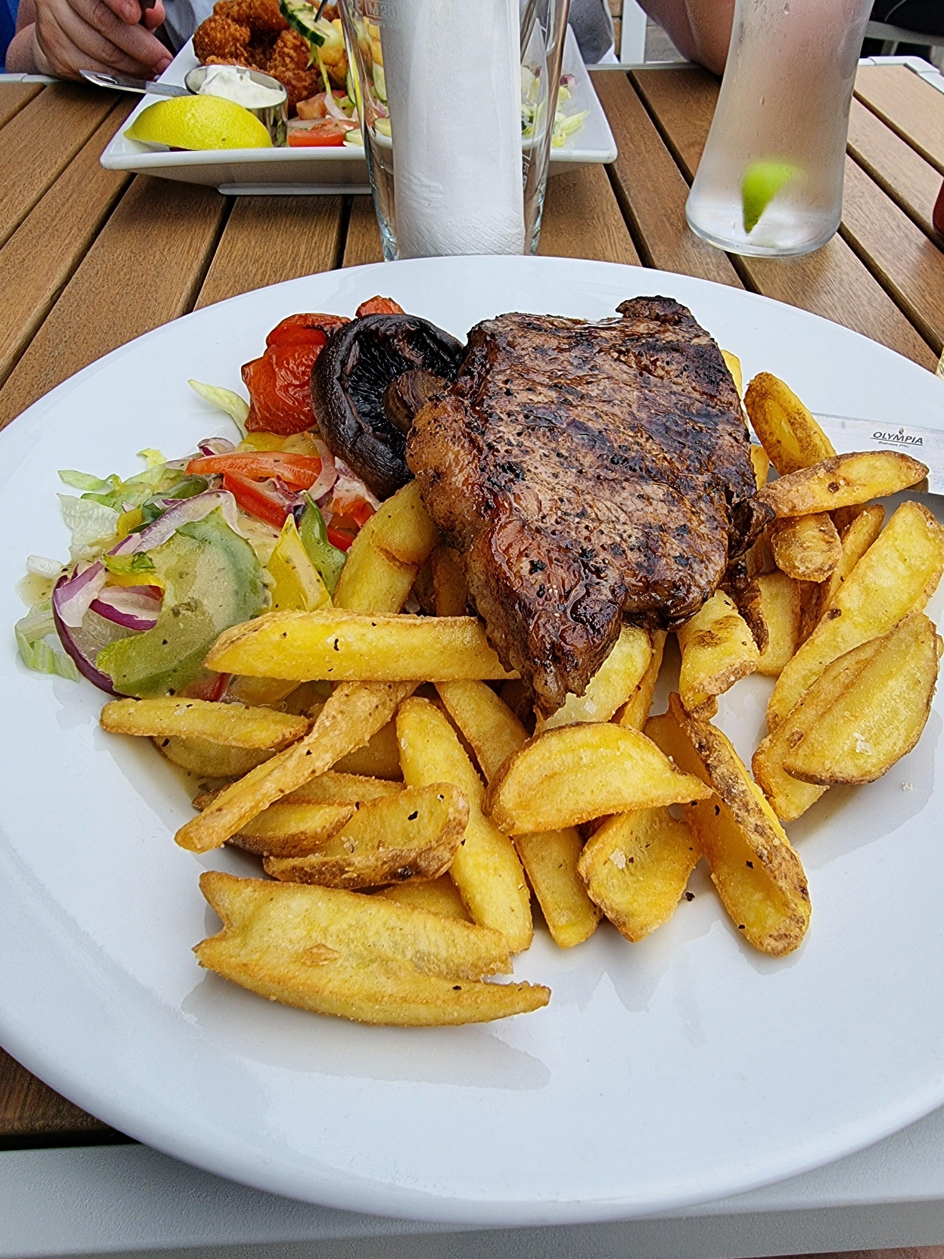 HARBWR Bar & Kitchen