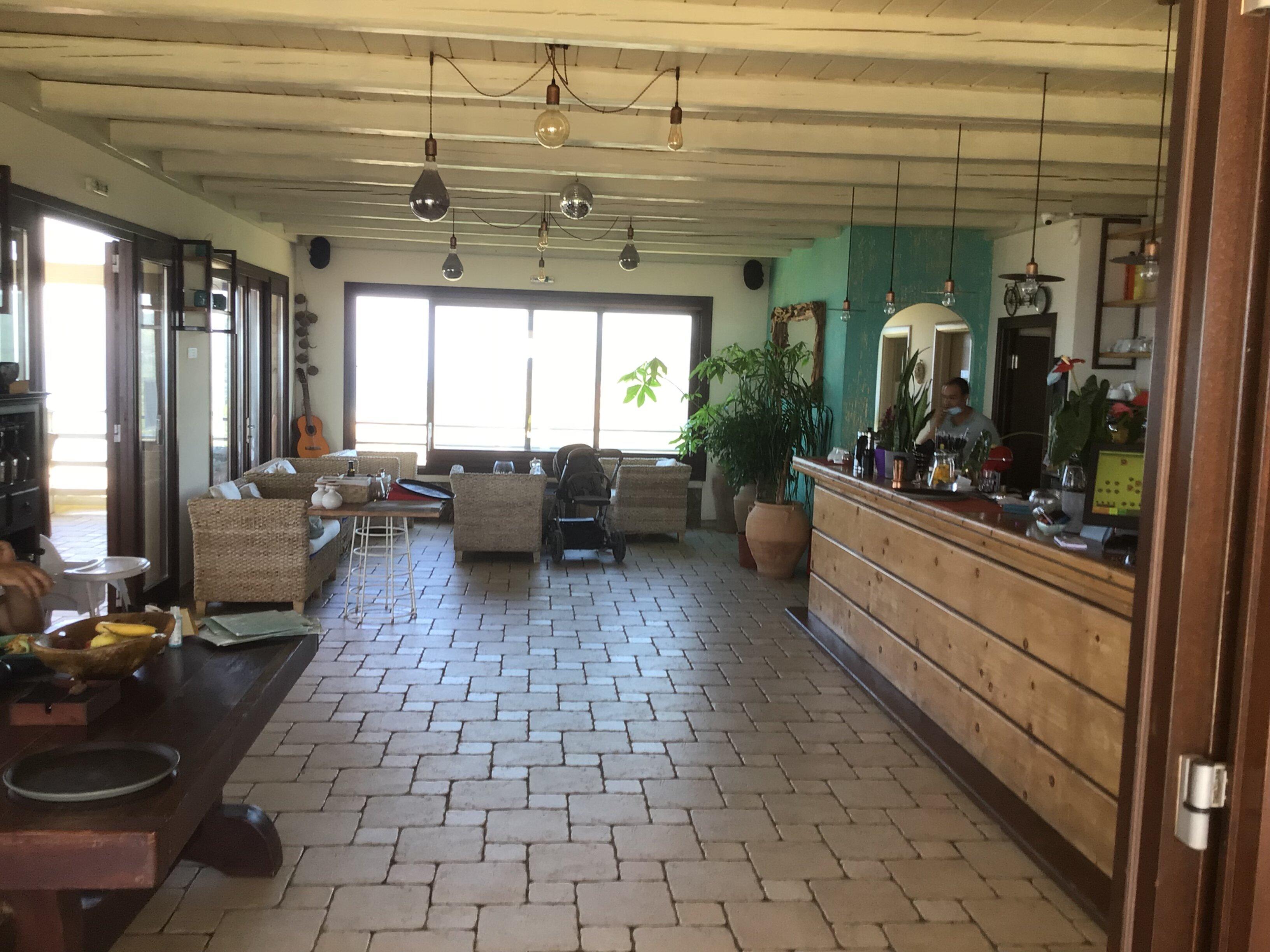 Akrotiri Lounge Cafe