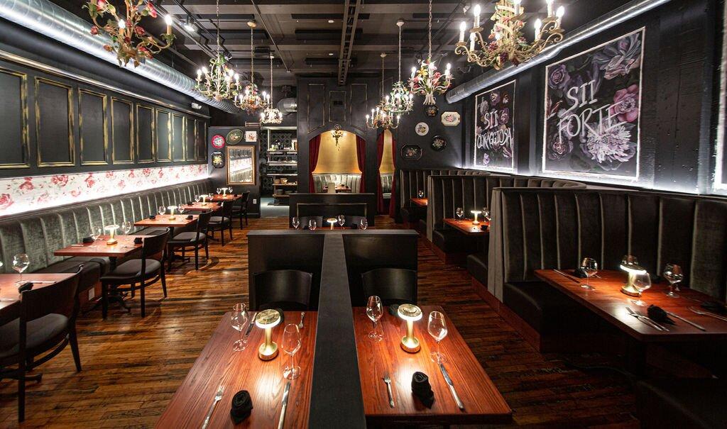 Photo by AaronHeadWolf