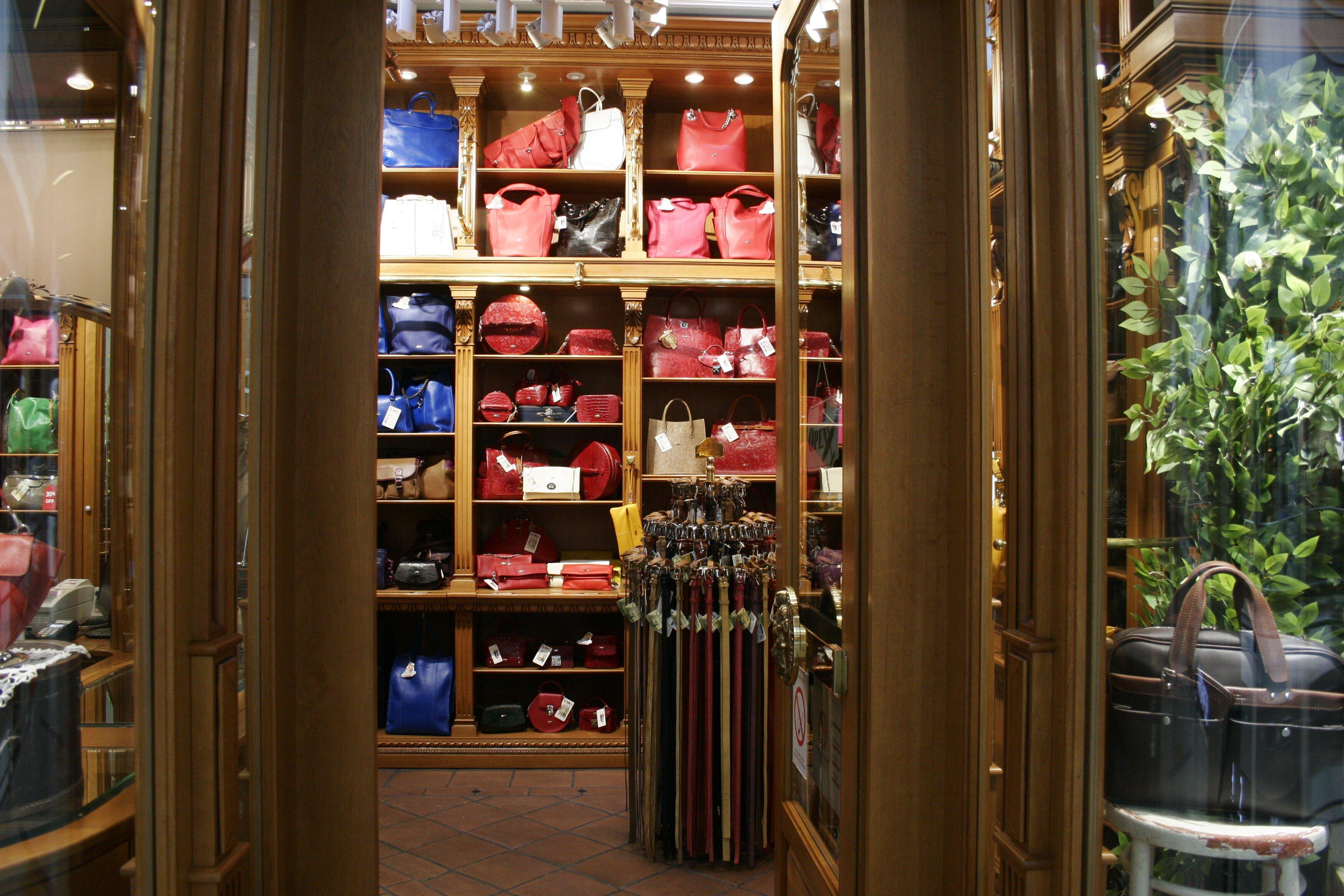 The Manual Co. TC Delta City