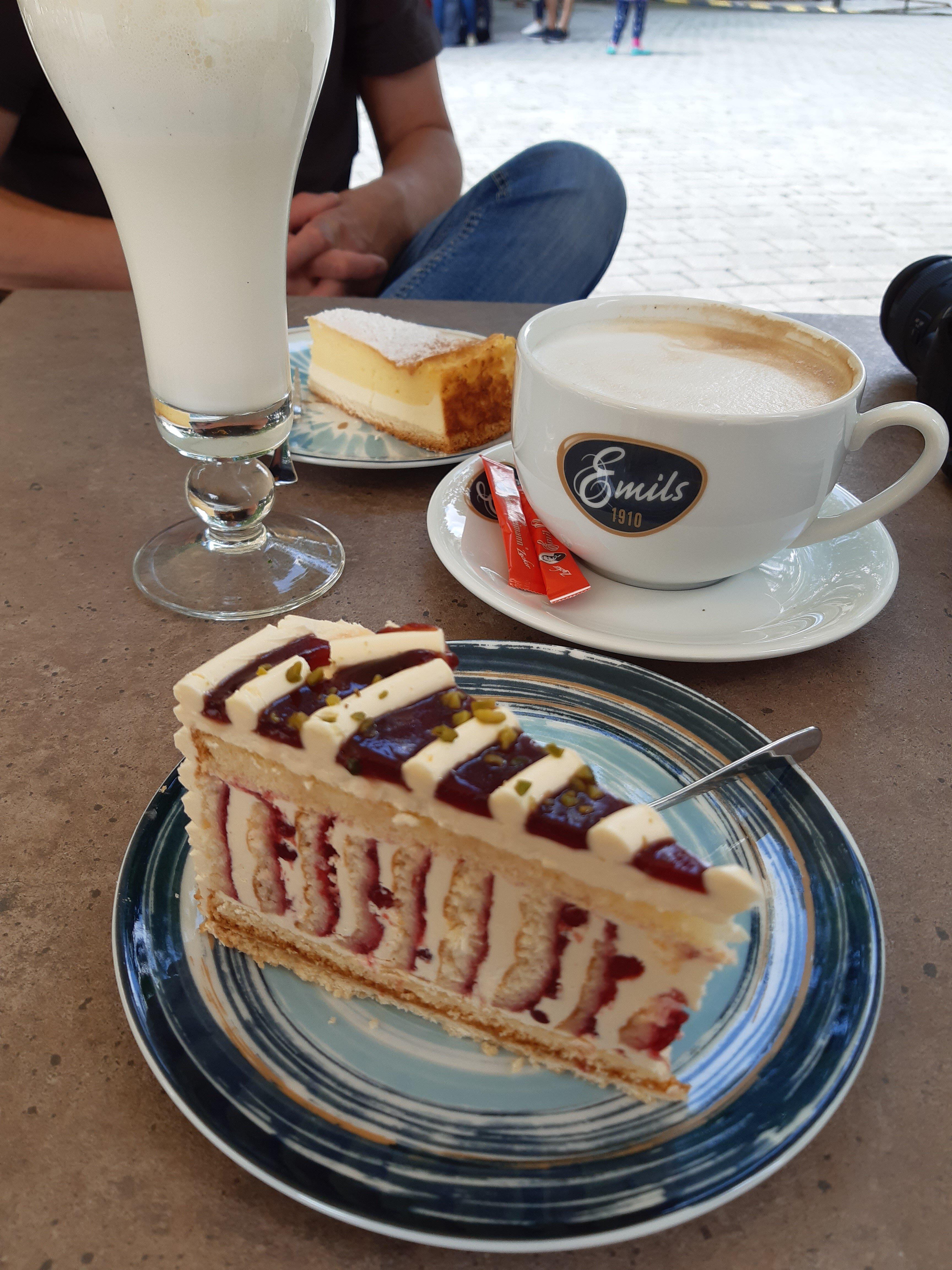 Photo by SandraundMarkus