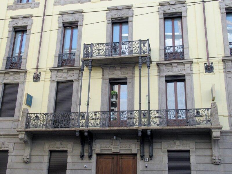 Palazzo Via Ariosto 22