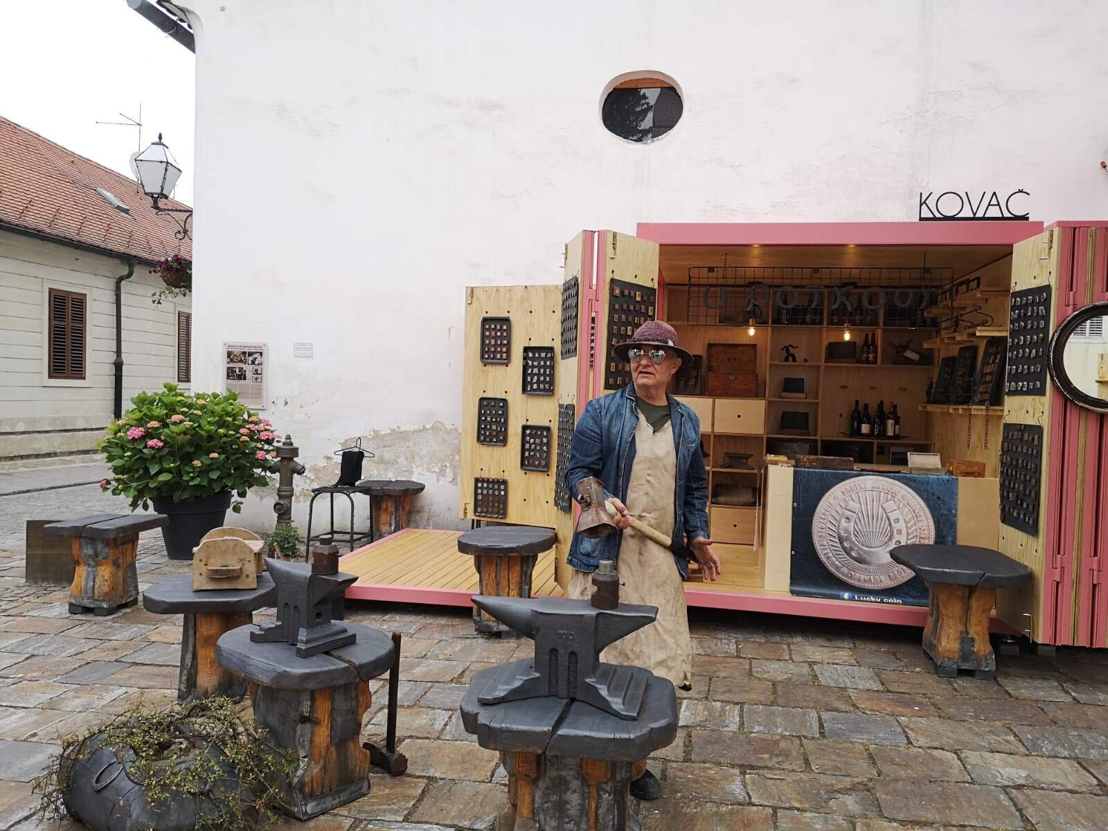 Square Of Traditional Crafts