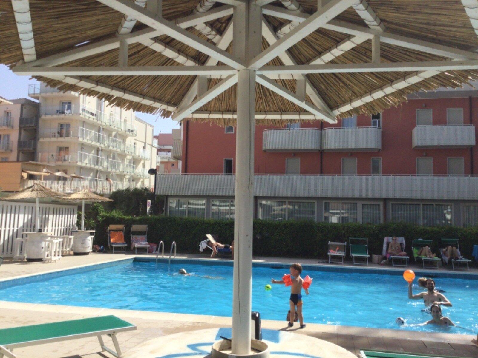 Photo by Y8212RElaurab