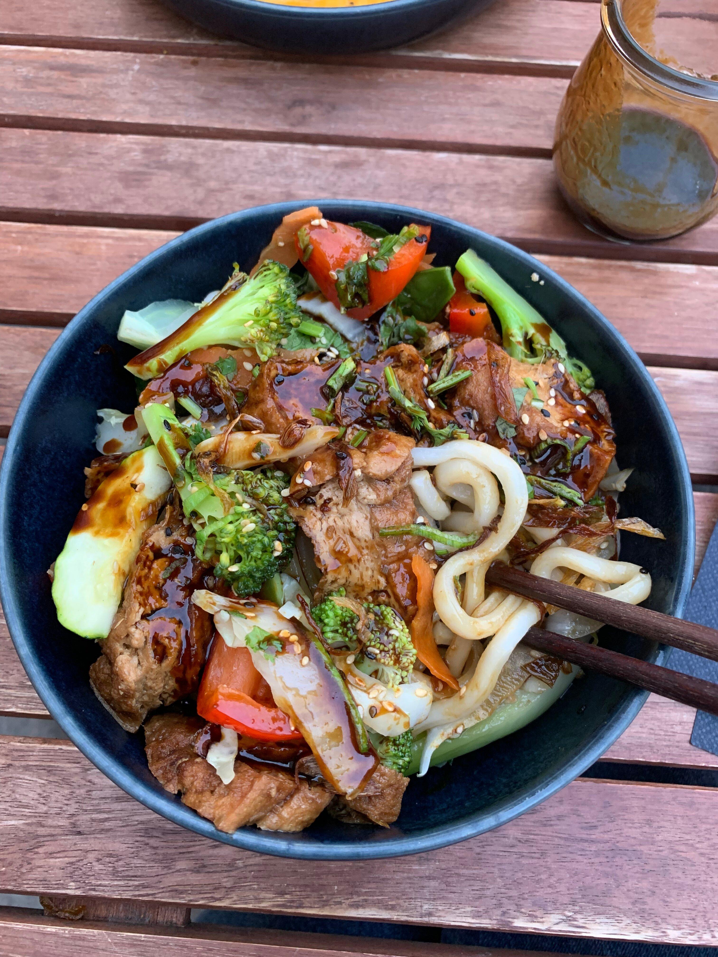 Mon Vegetarian Eatery & Bar