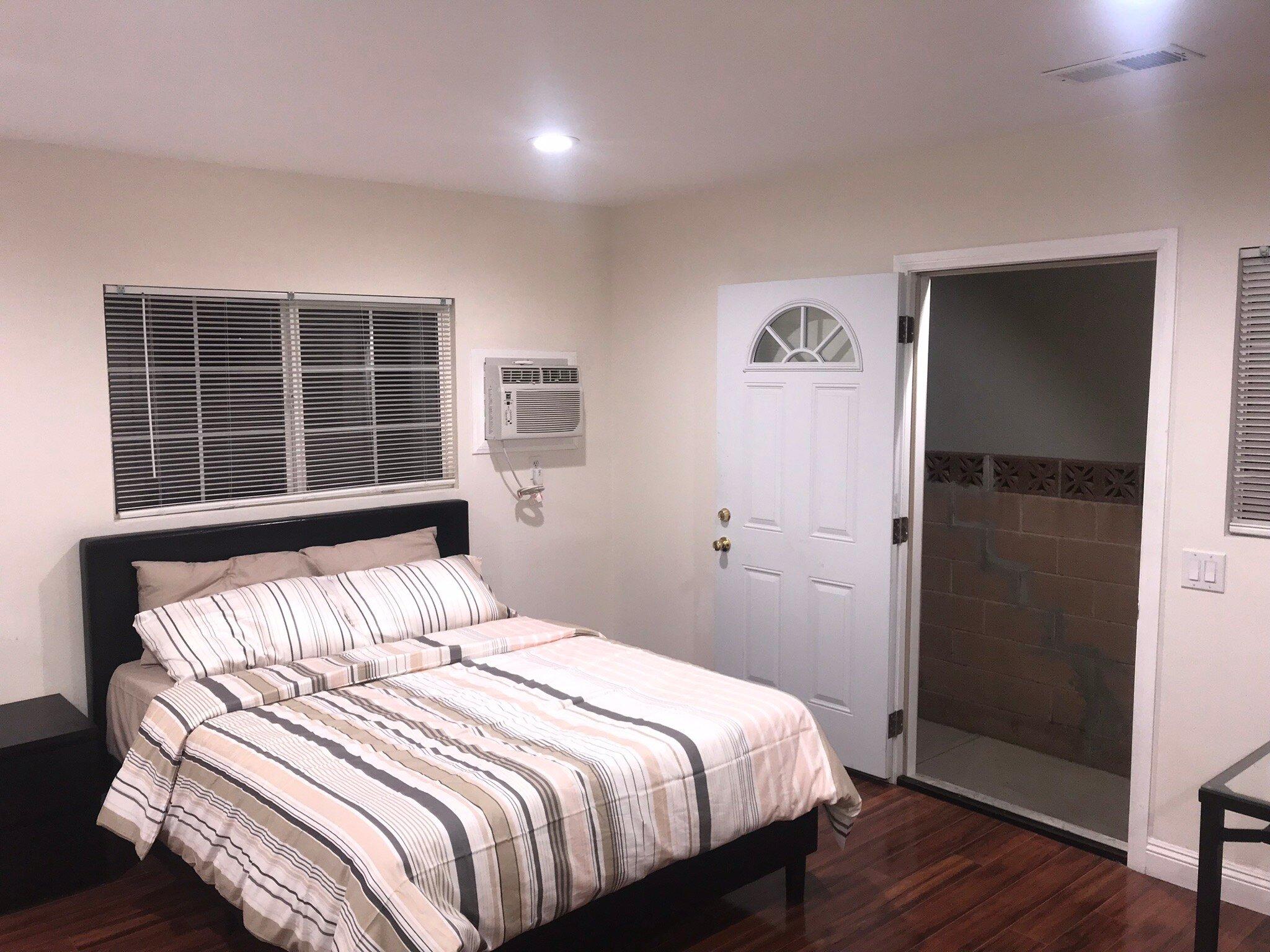 Valley Village Studio City Guest House