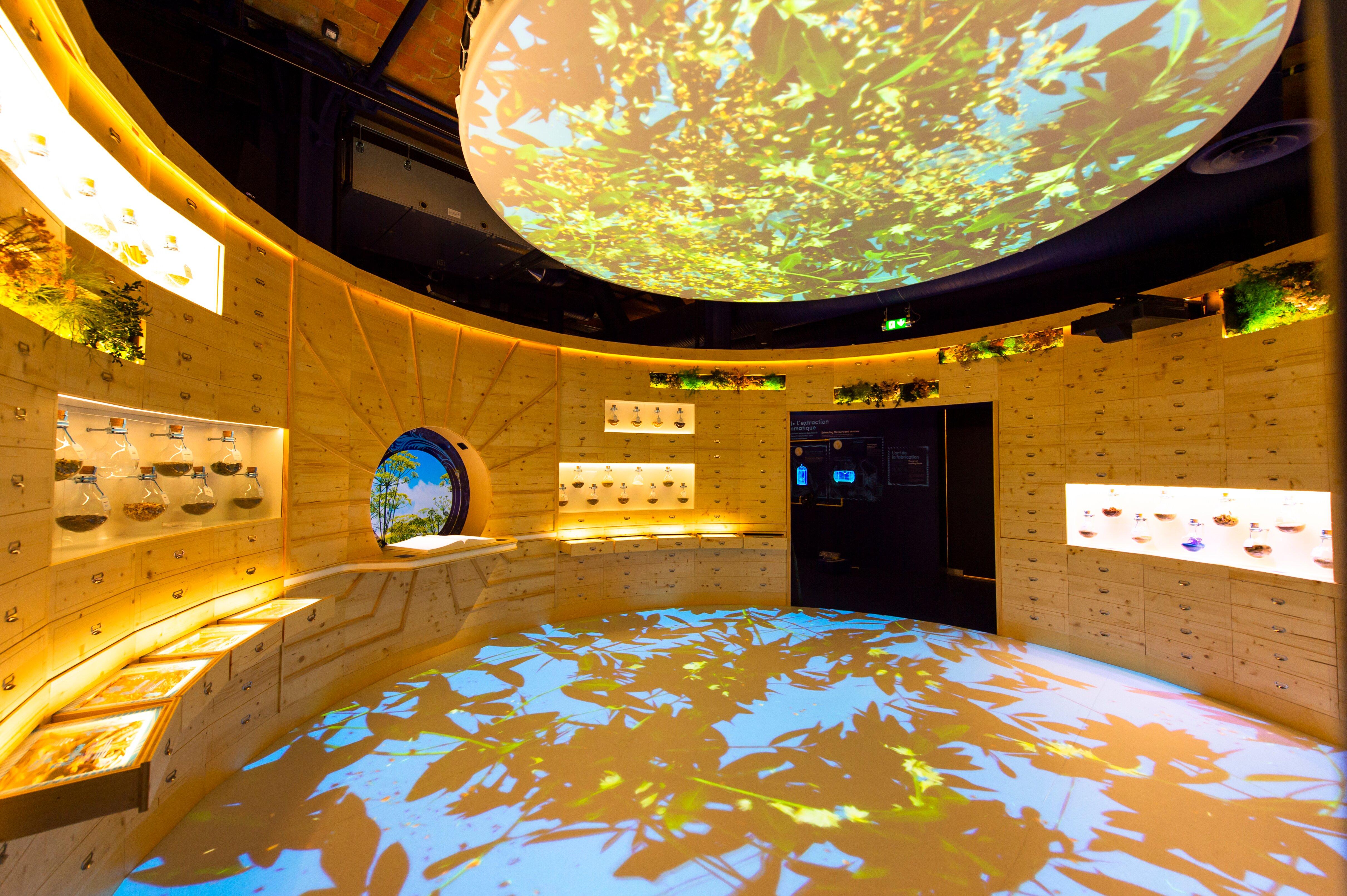 Maison Yellow - Musee De L'anis