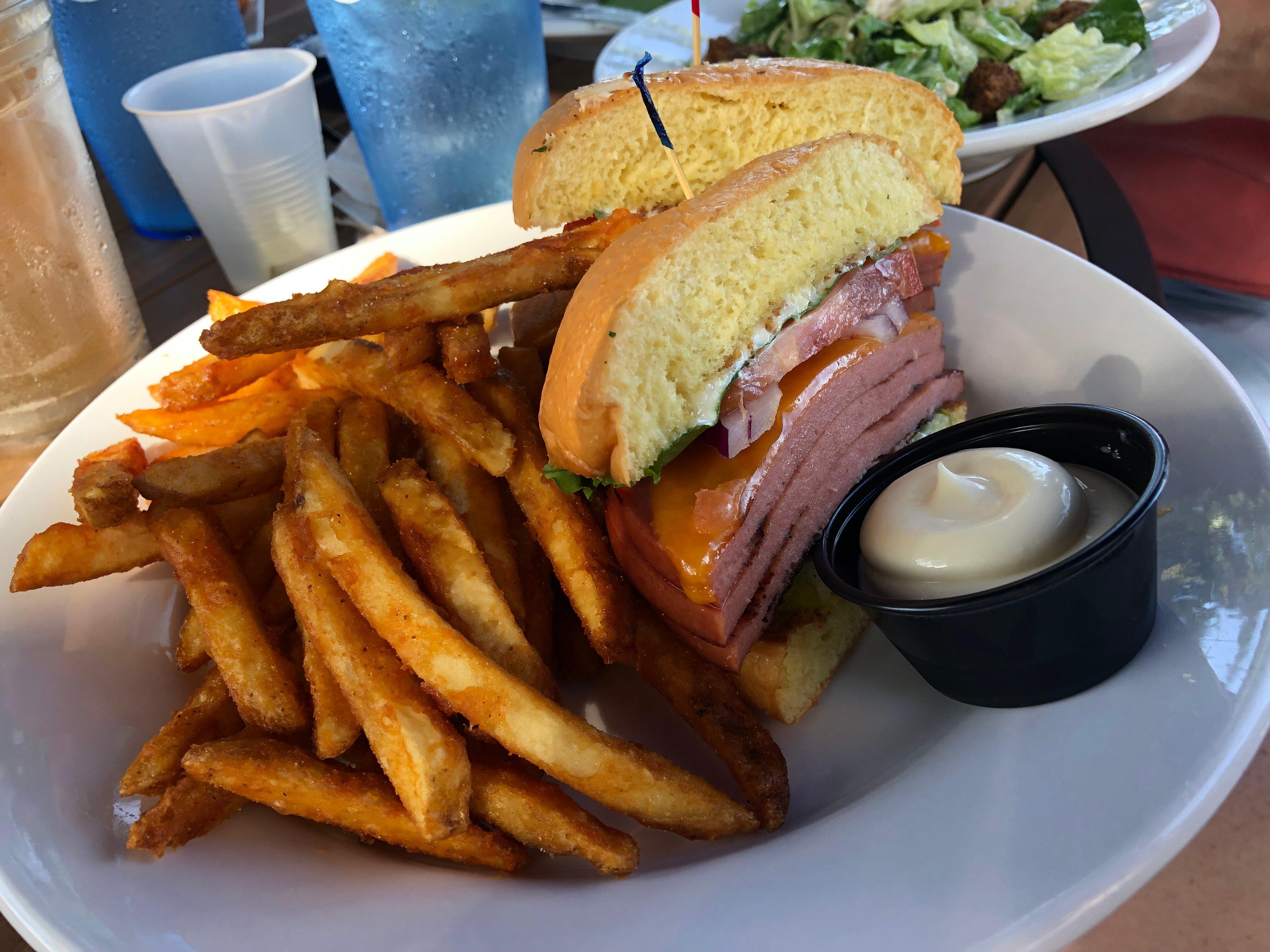 Pineda Inn Bar & Grill