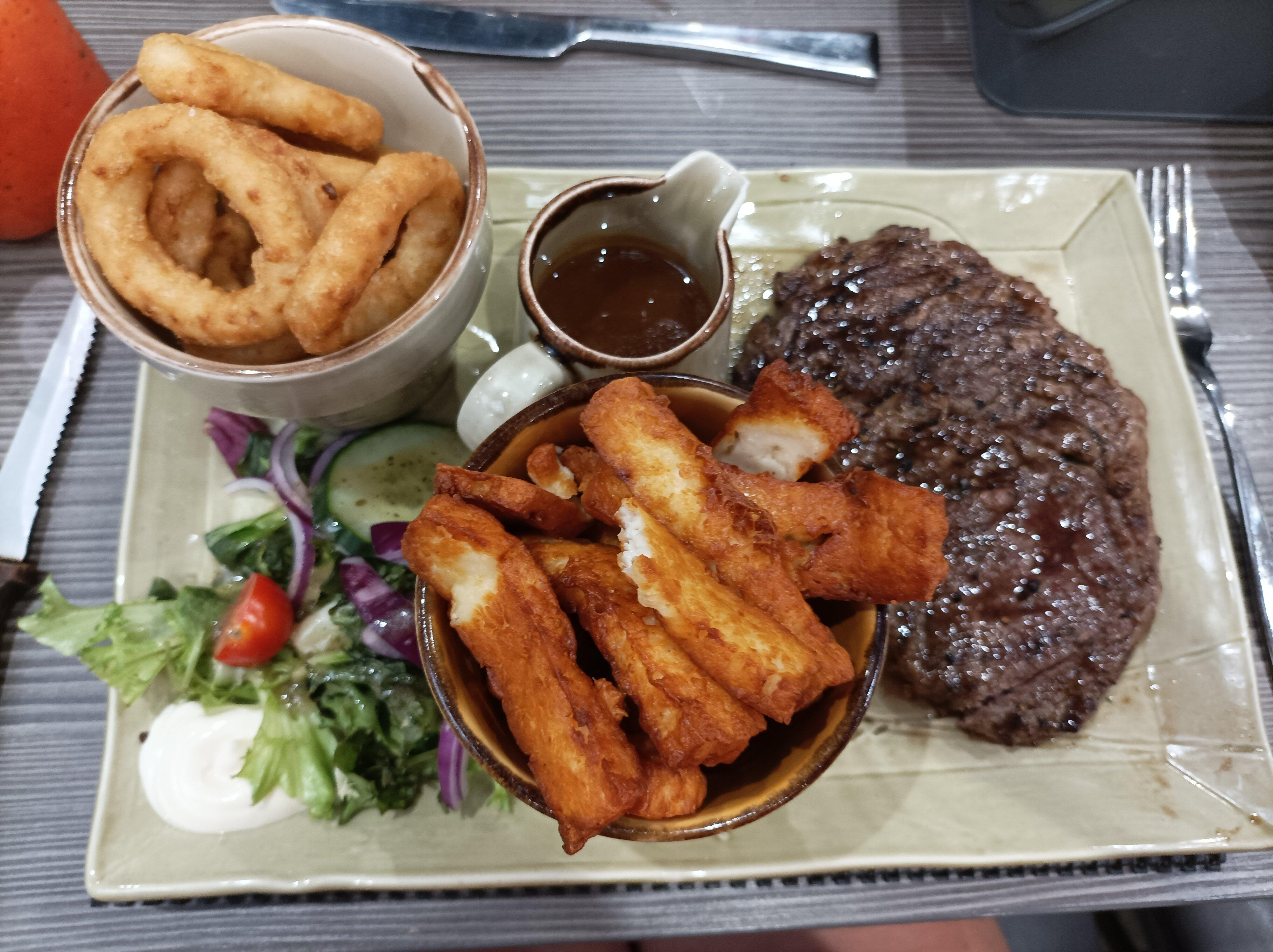 Manzo Steak & Grill
