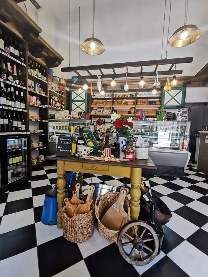 Kredenc Cafe & Delicatesse