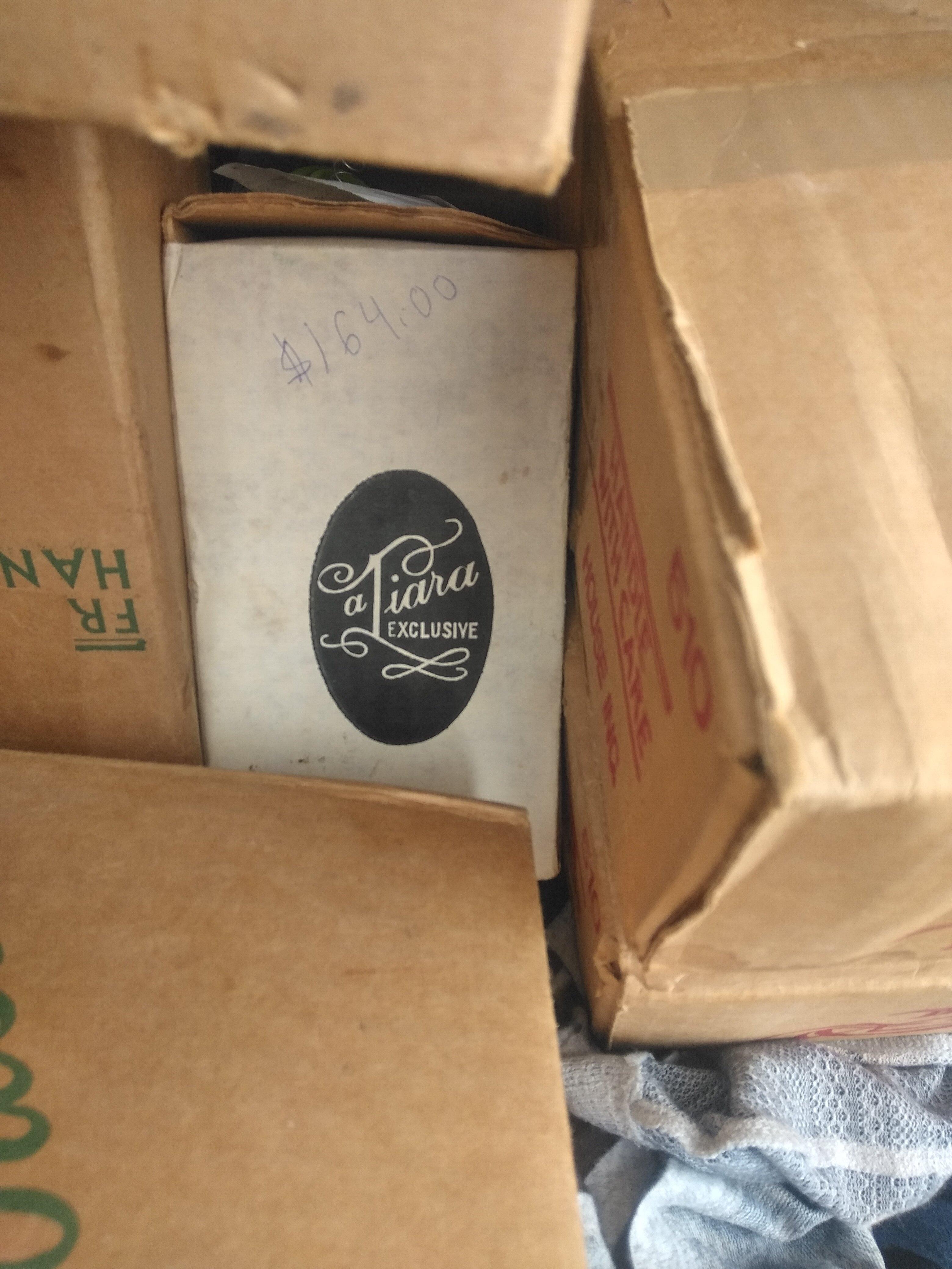 Nana's Collectibles & Antique Mall