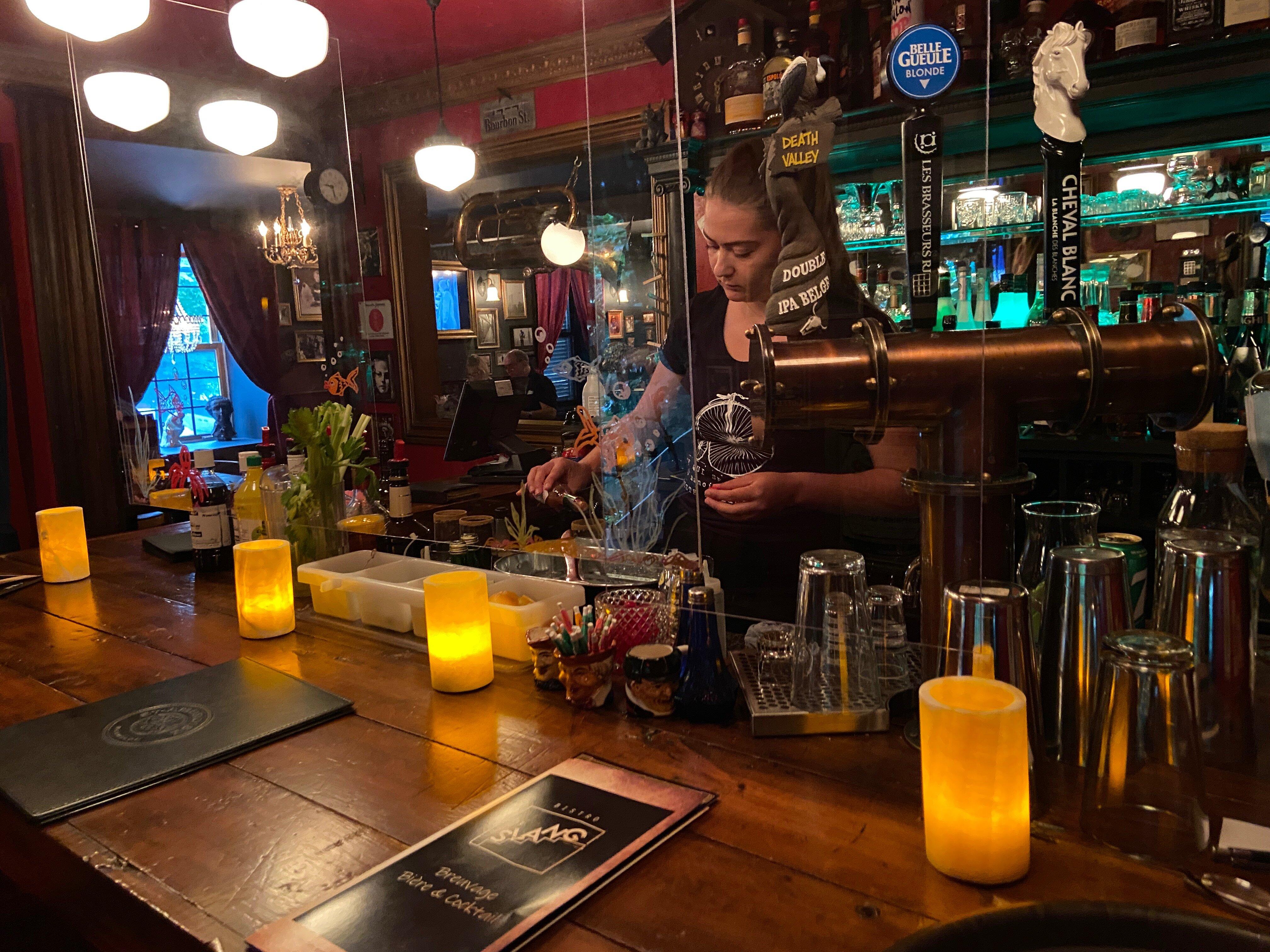 Manoir Aux Mysteres & Bistro Le Slang