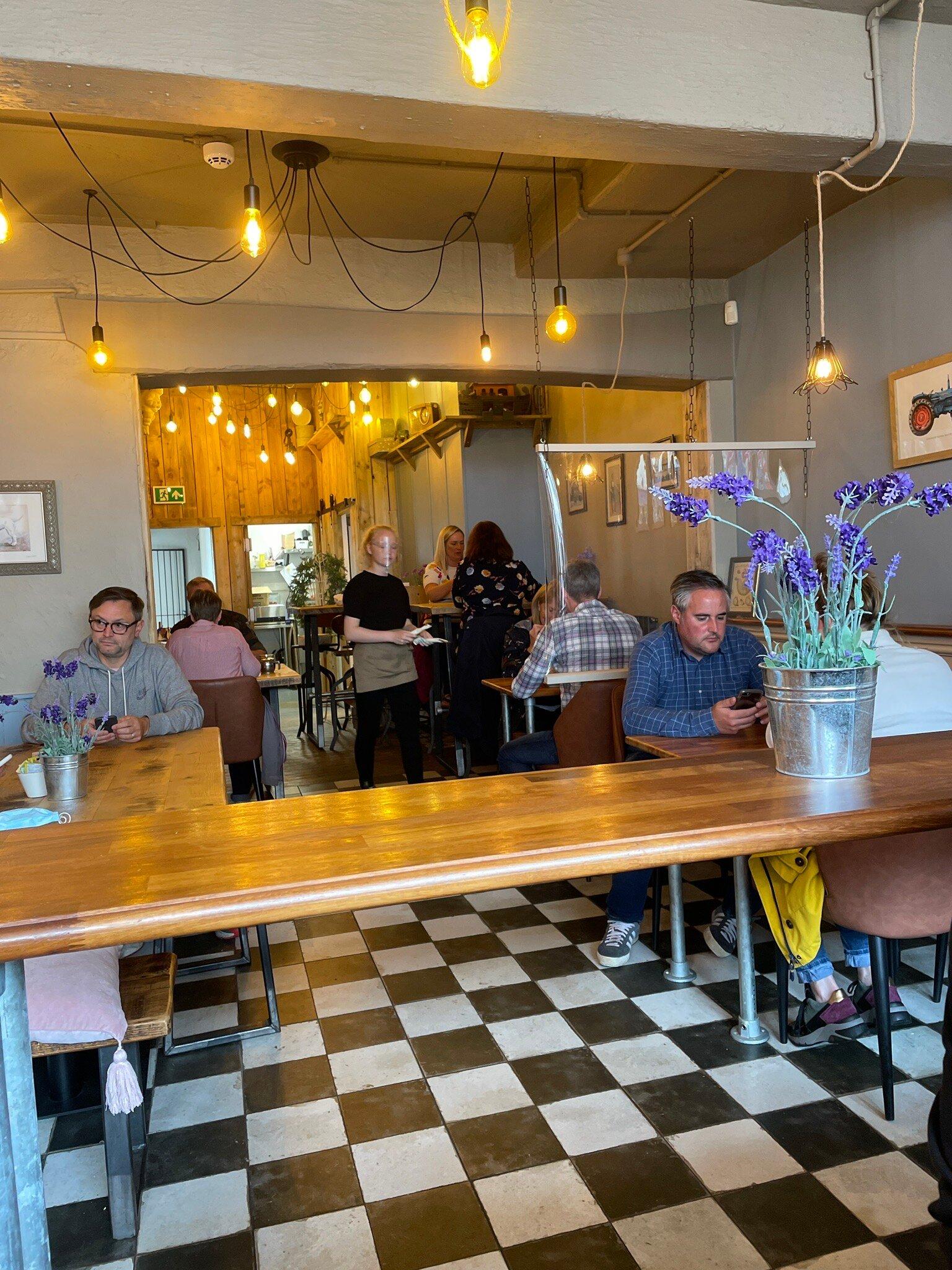 Beaumonts Cafe & Bar