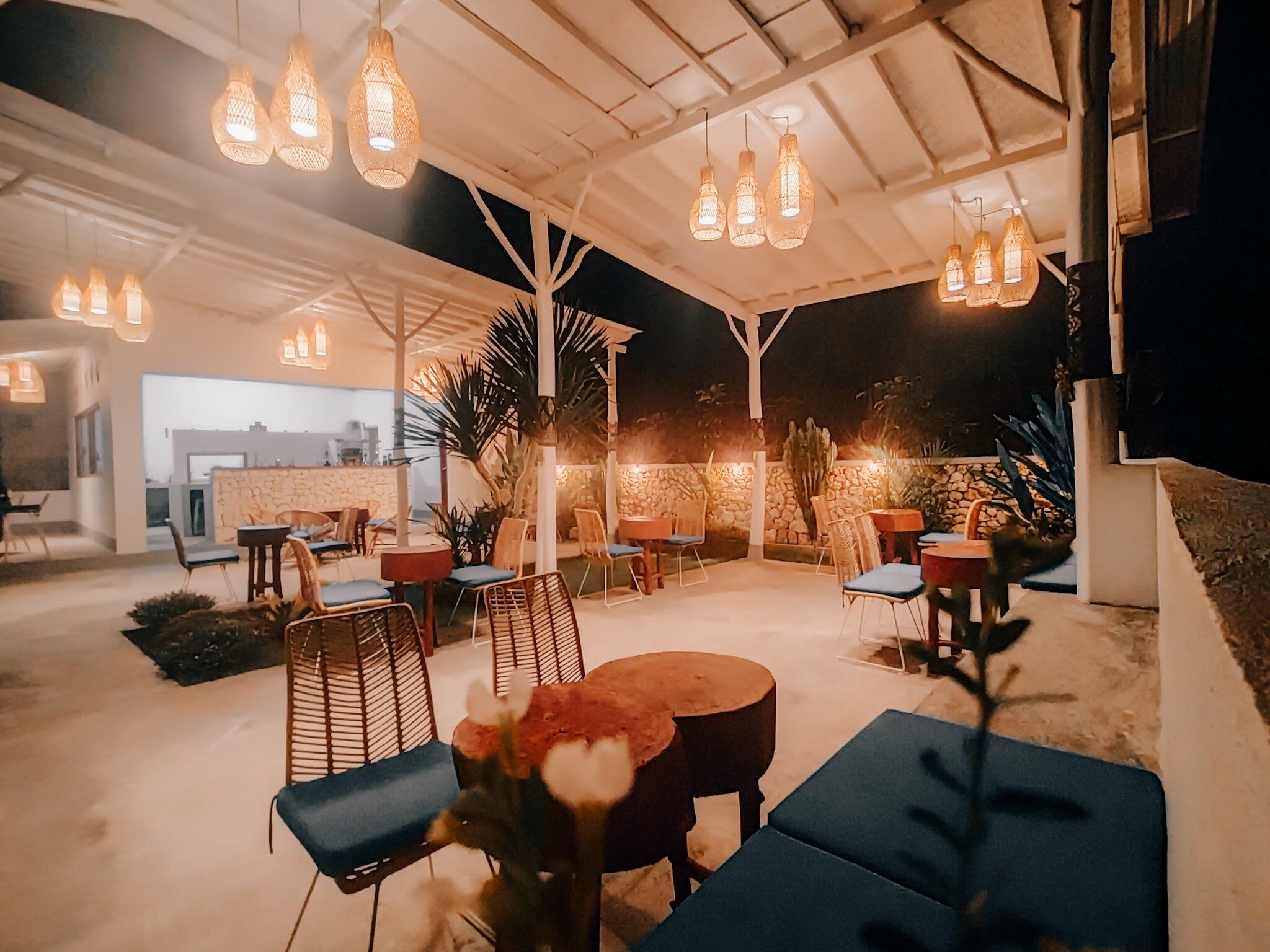 Aguan Shisha Bar & Kitchen