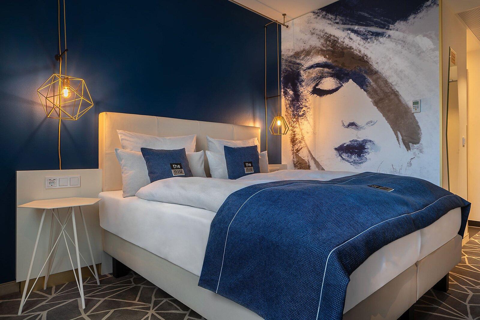 Holiday Inn - the niu, Ridge Halle Central Station