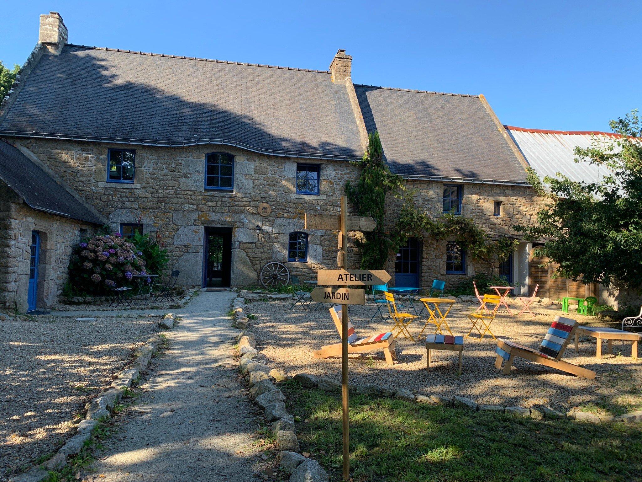 Des Feuilles et Des Hiboux