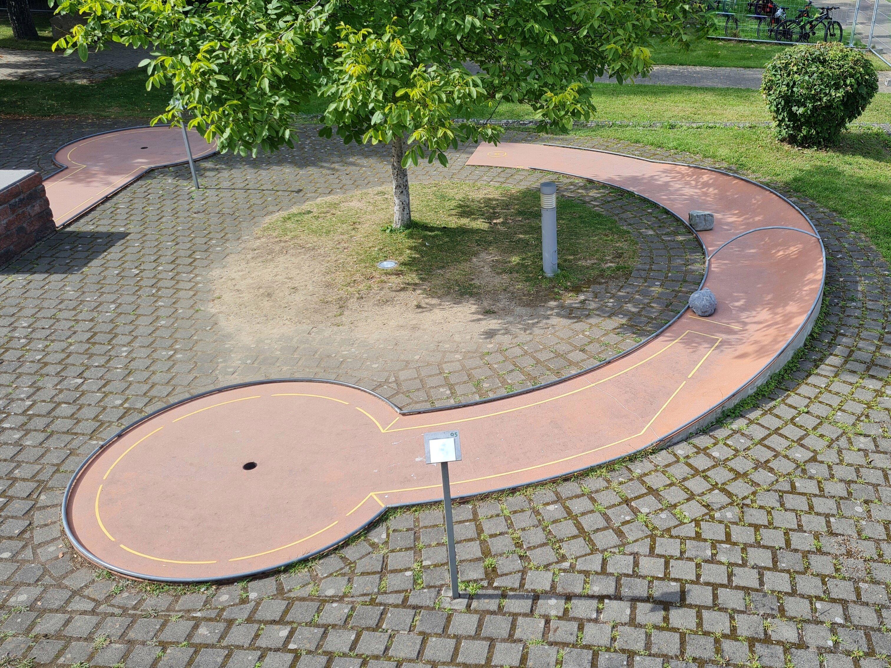 Minigolf im Neulandpark