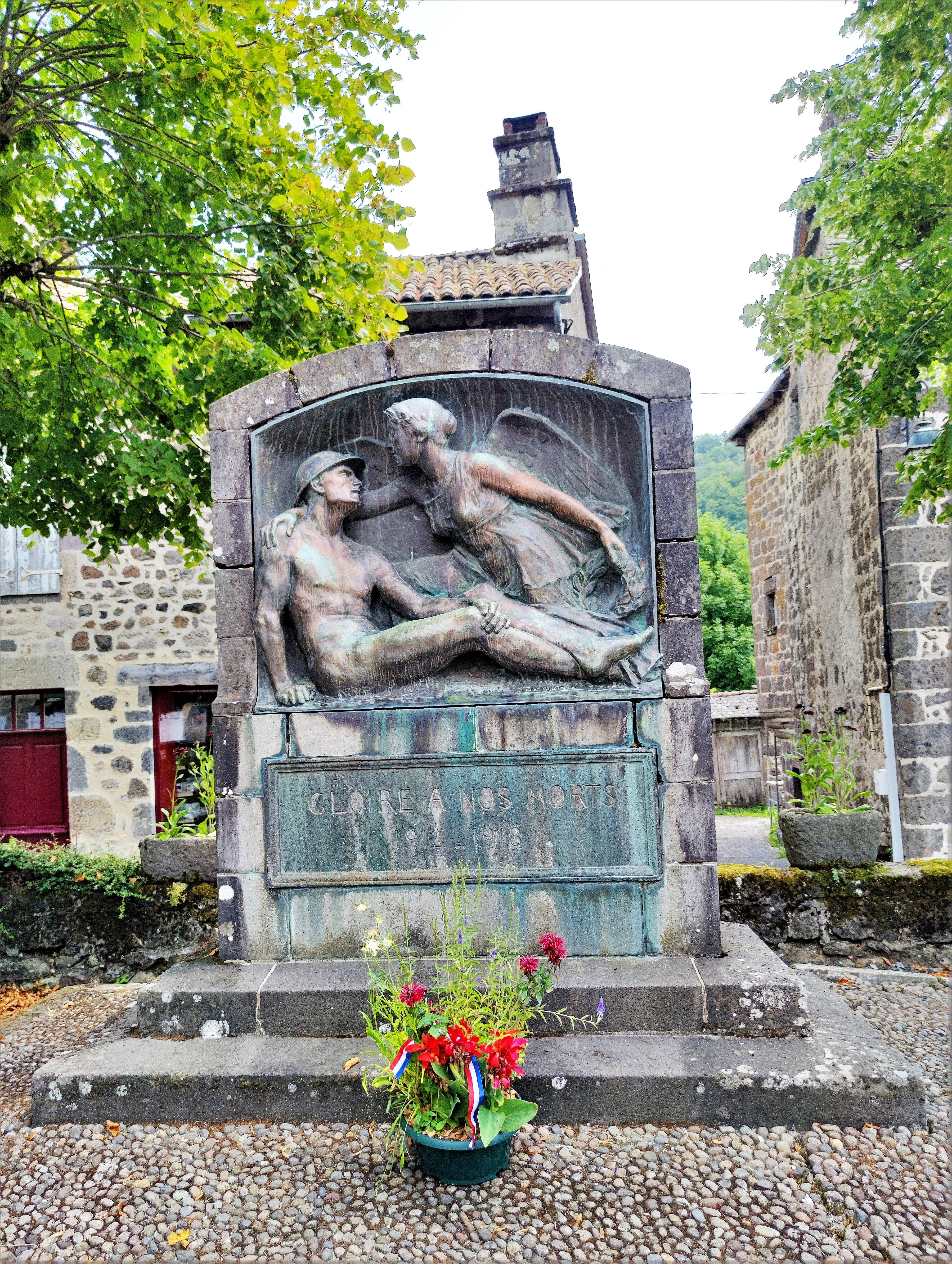 Monument aux Morts de Saint-Martin-Valmeroux